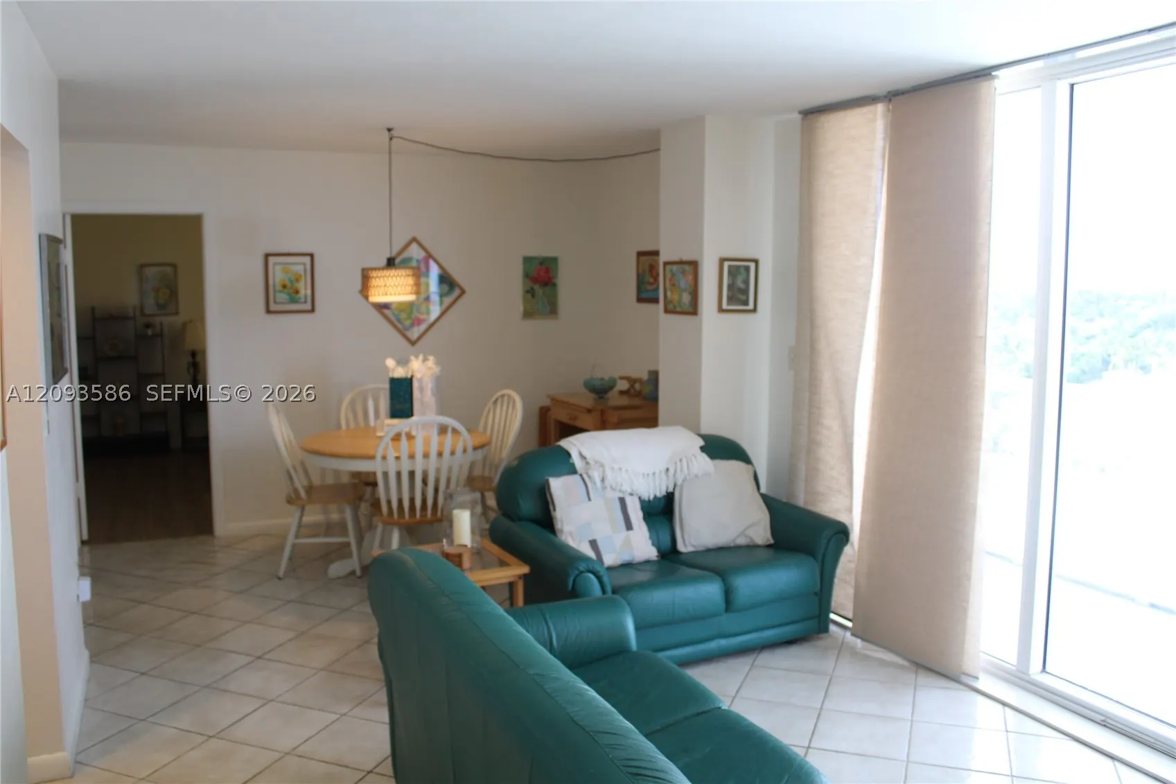 2457 Collins Ave #1502