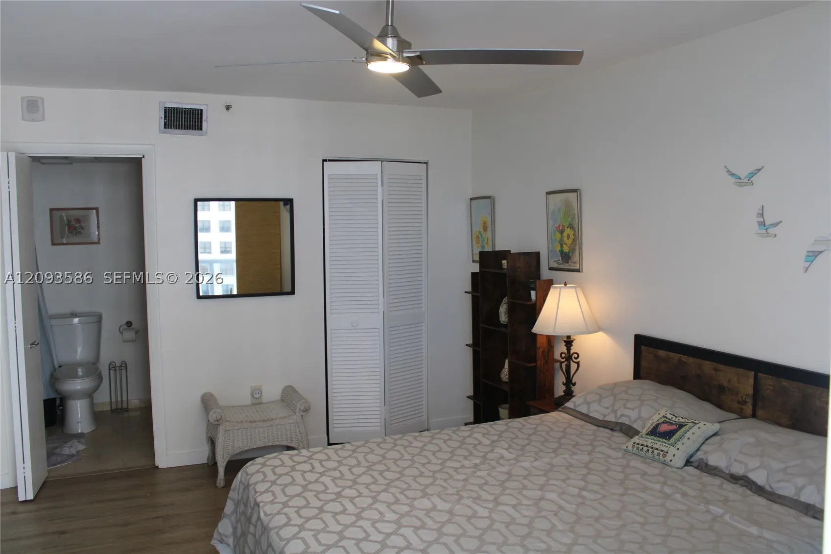 2457 Collins Ave #1502
