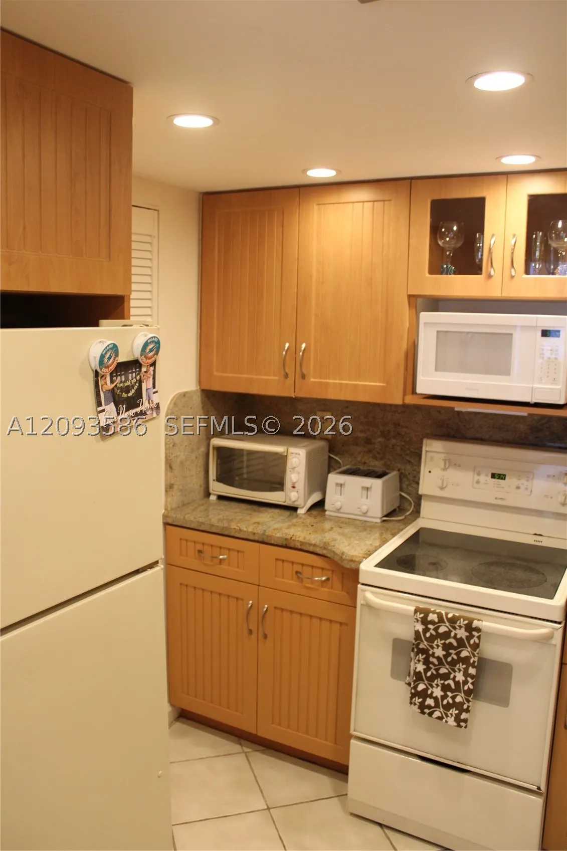 2457 Collins Ave #1502