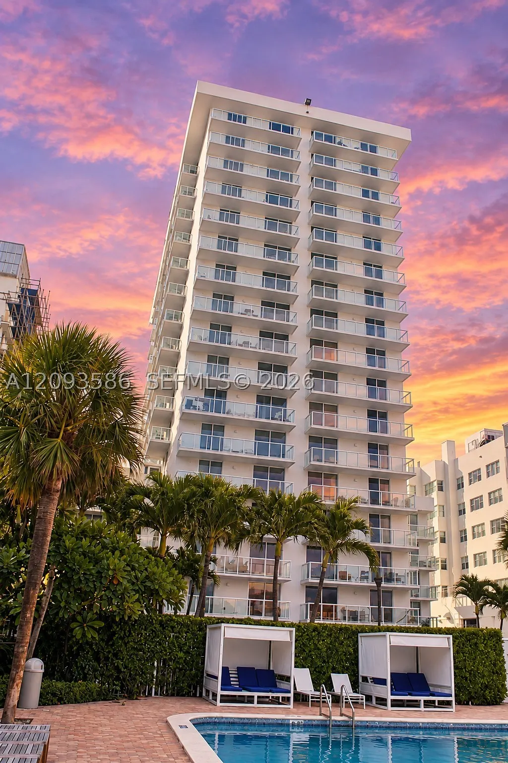 2457 Collins Ave #1502