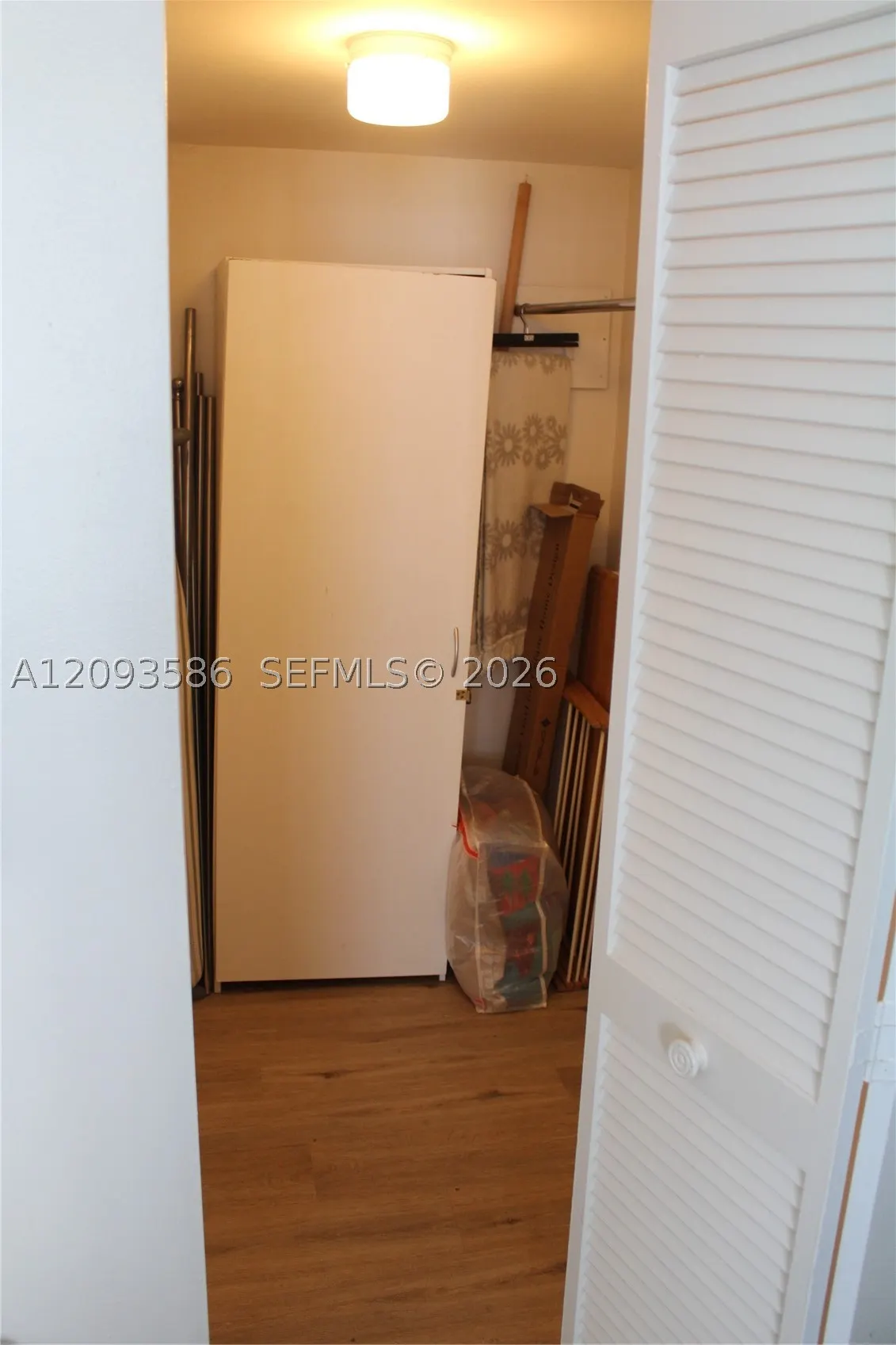 2457 Collins Ave #1502