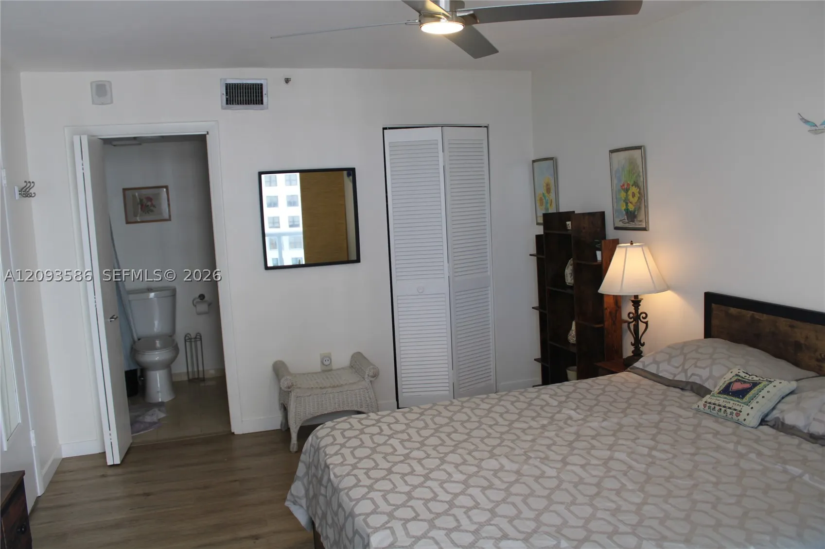 2457 Collins Ave #1502