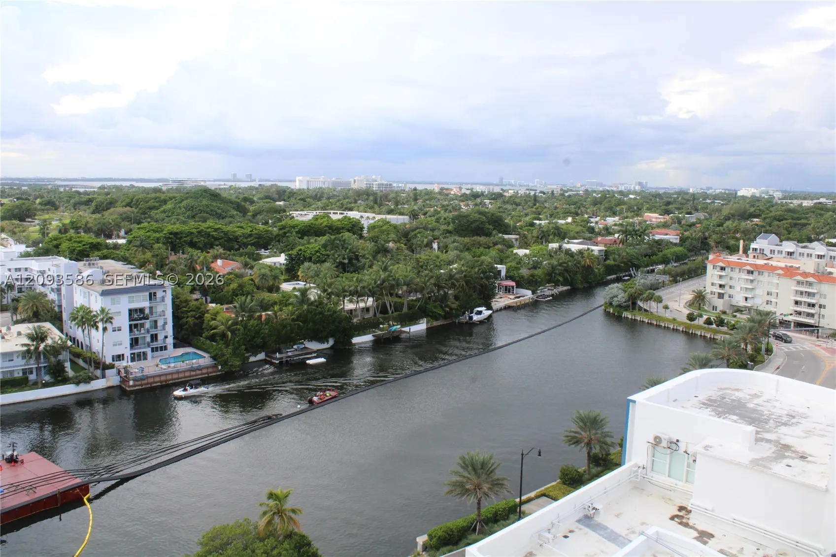 2457 Collins Ave #1502