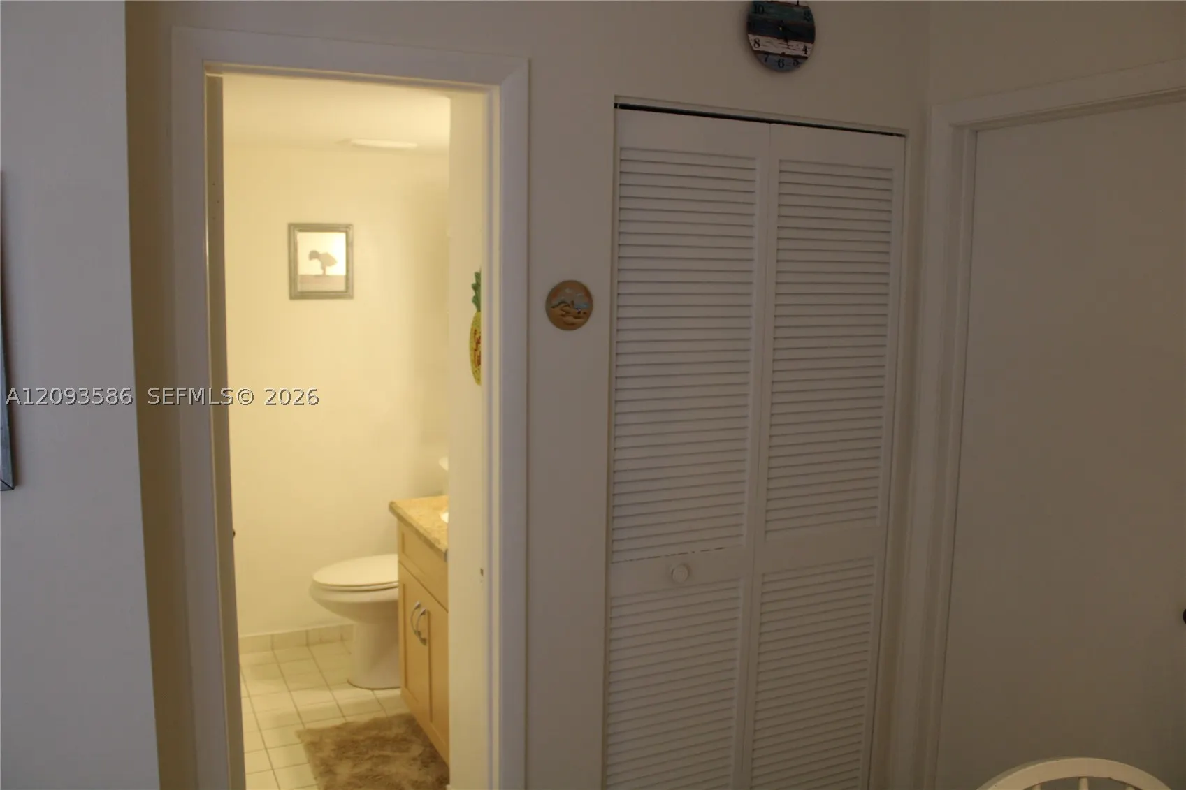 2457 Collins Ave #1502