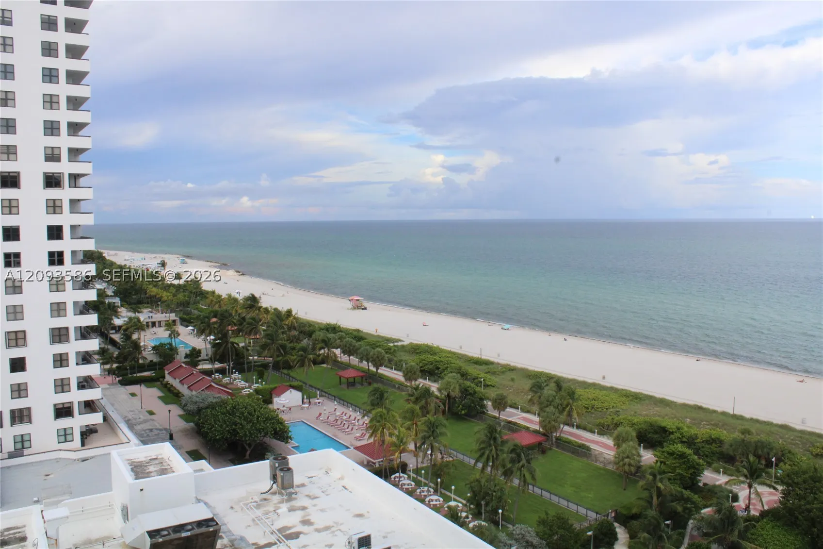 2457 Collins Ave #1502