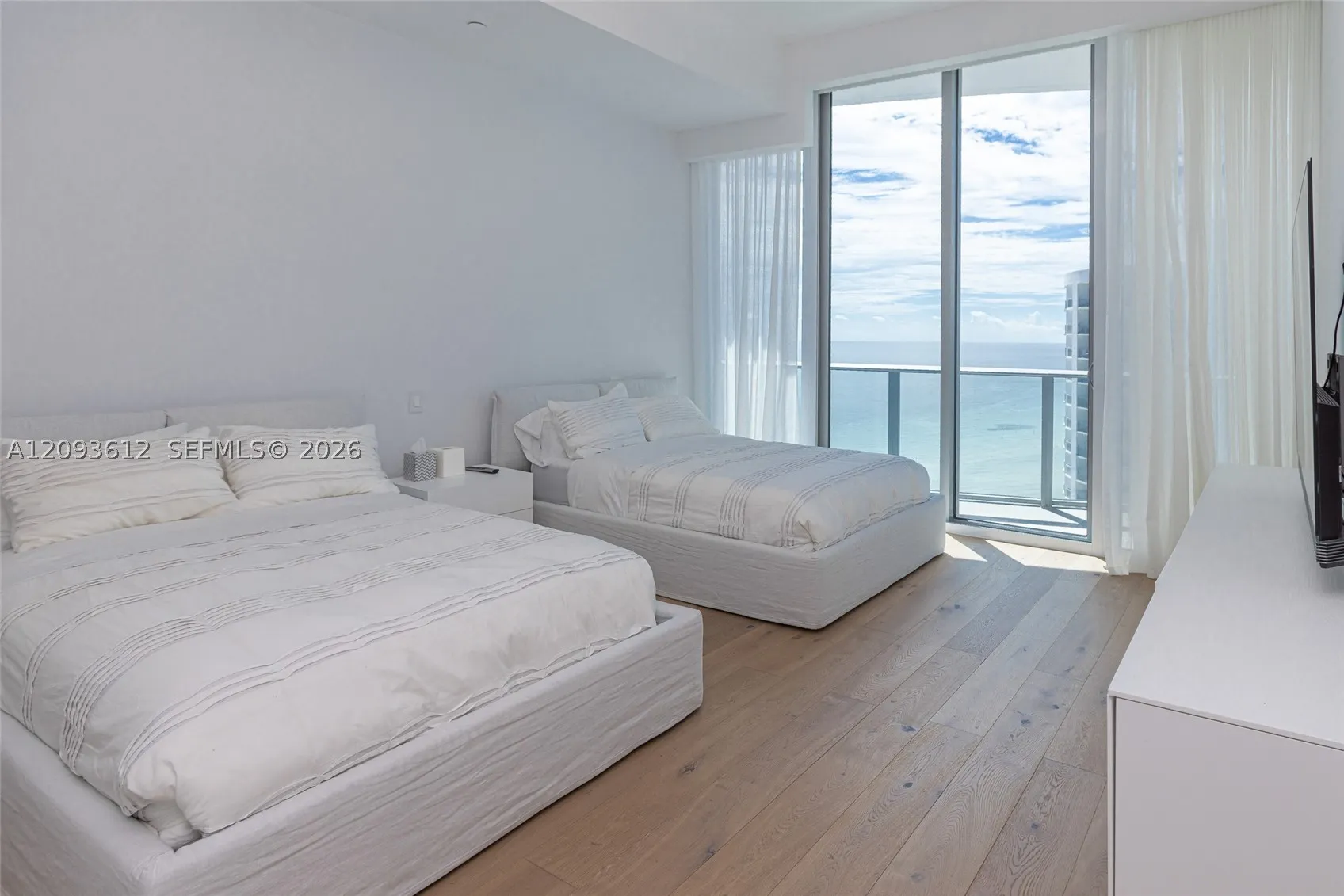 17475 Collins Ave #1802