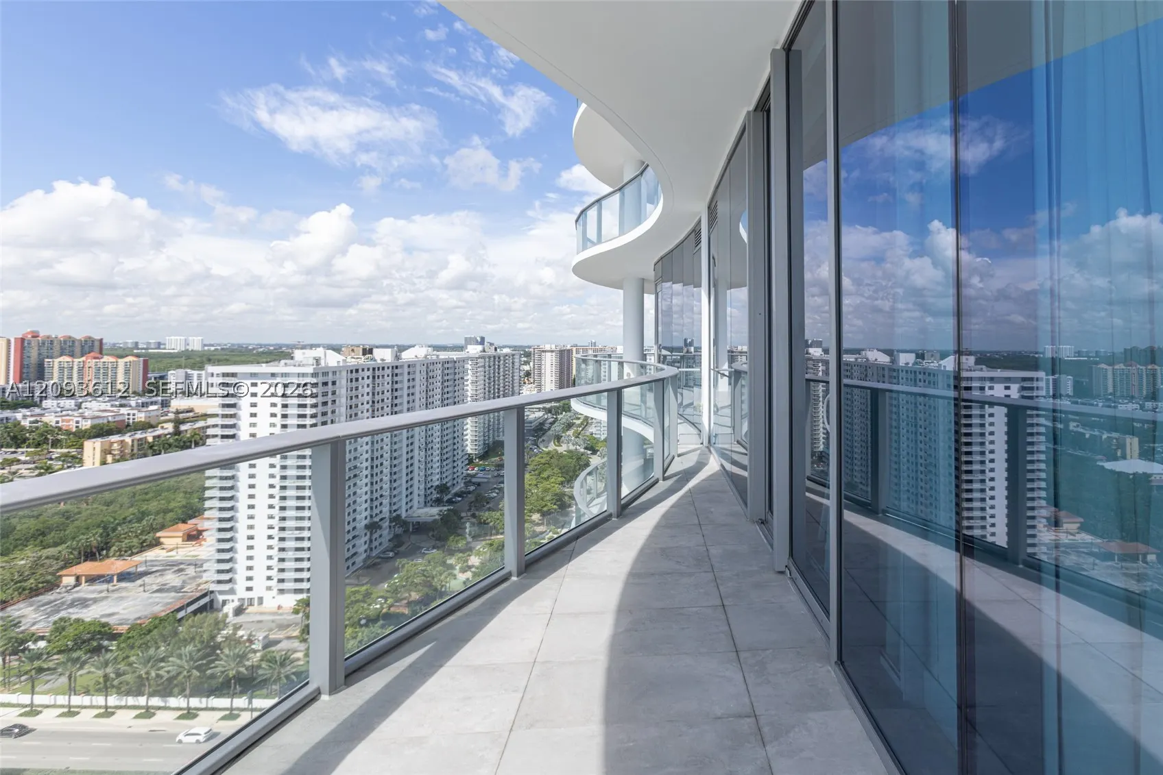 17475 Collins Ave #1802