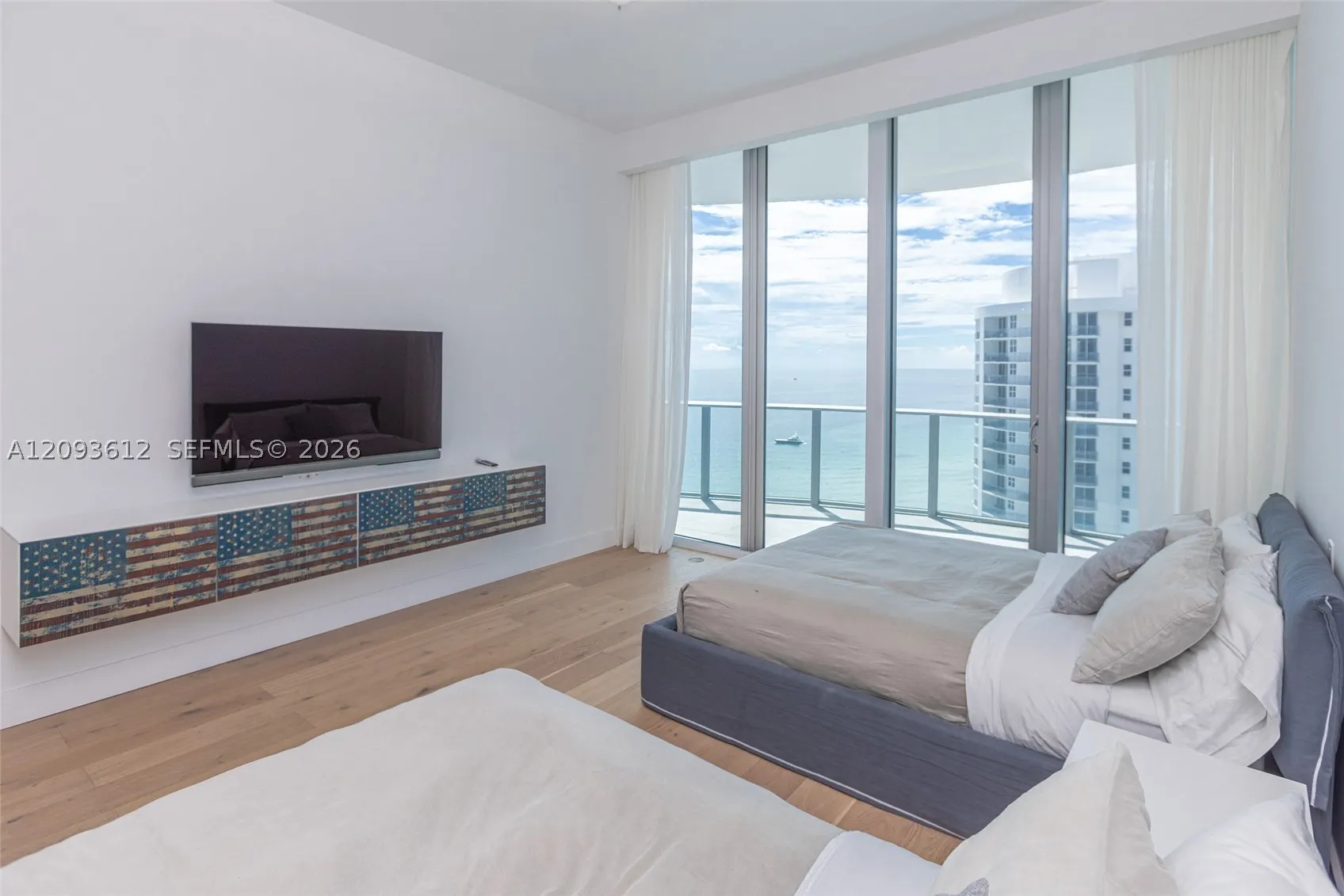 17475 Collins Ave #1802