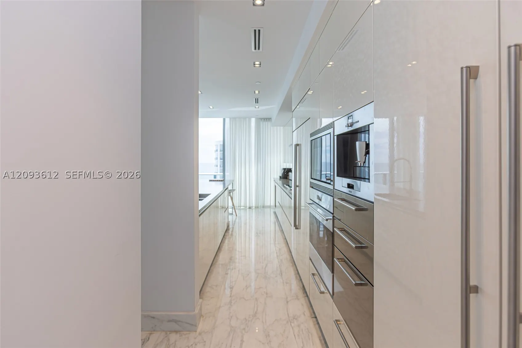 17475 Collins Ave #1802