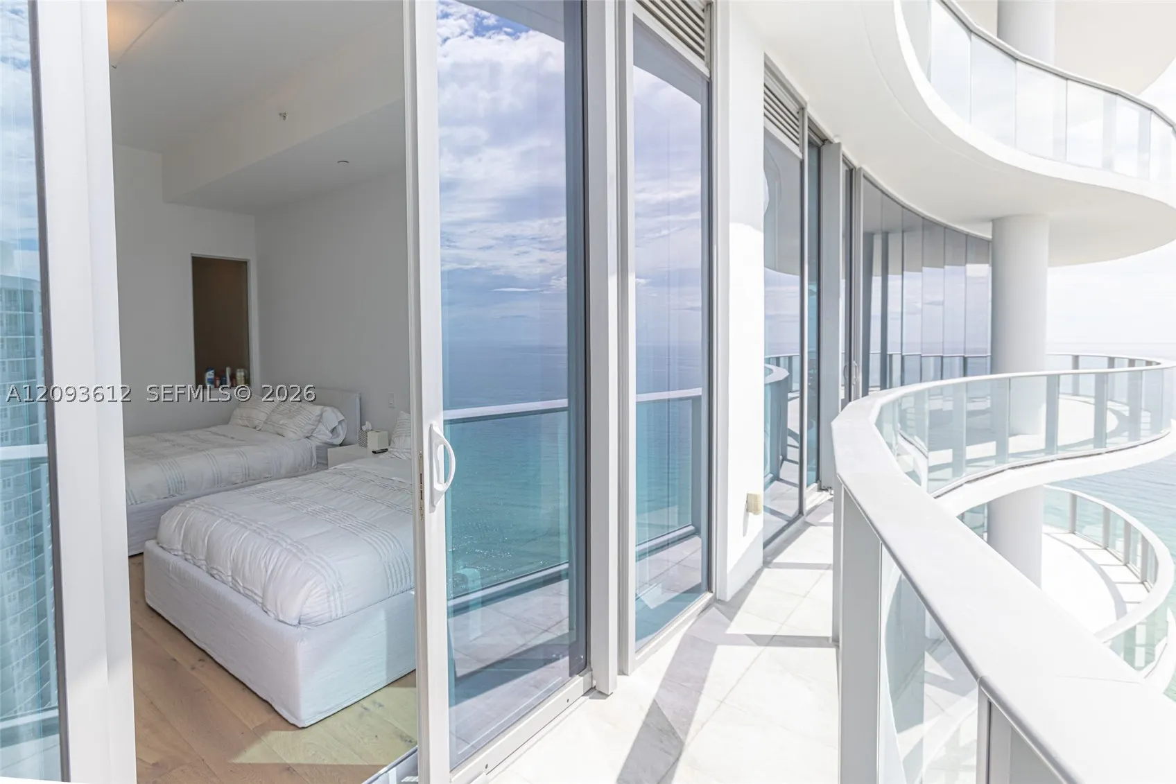 17475 Collins Ave #1802