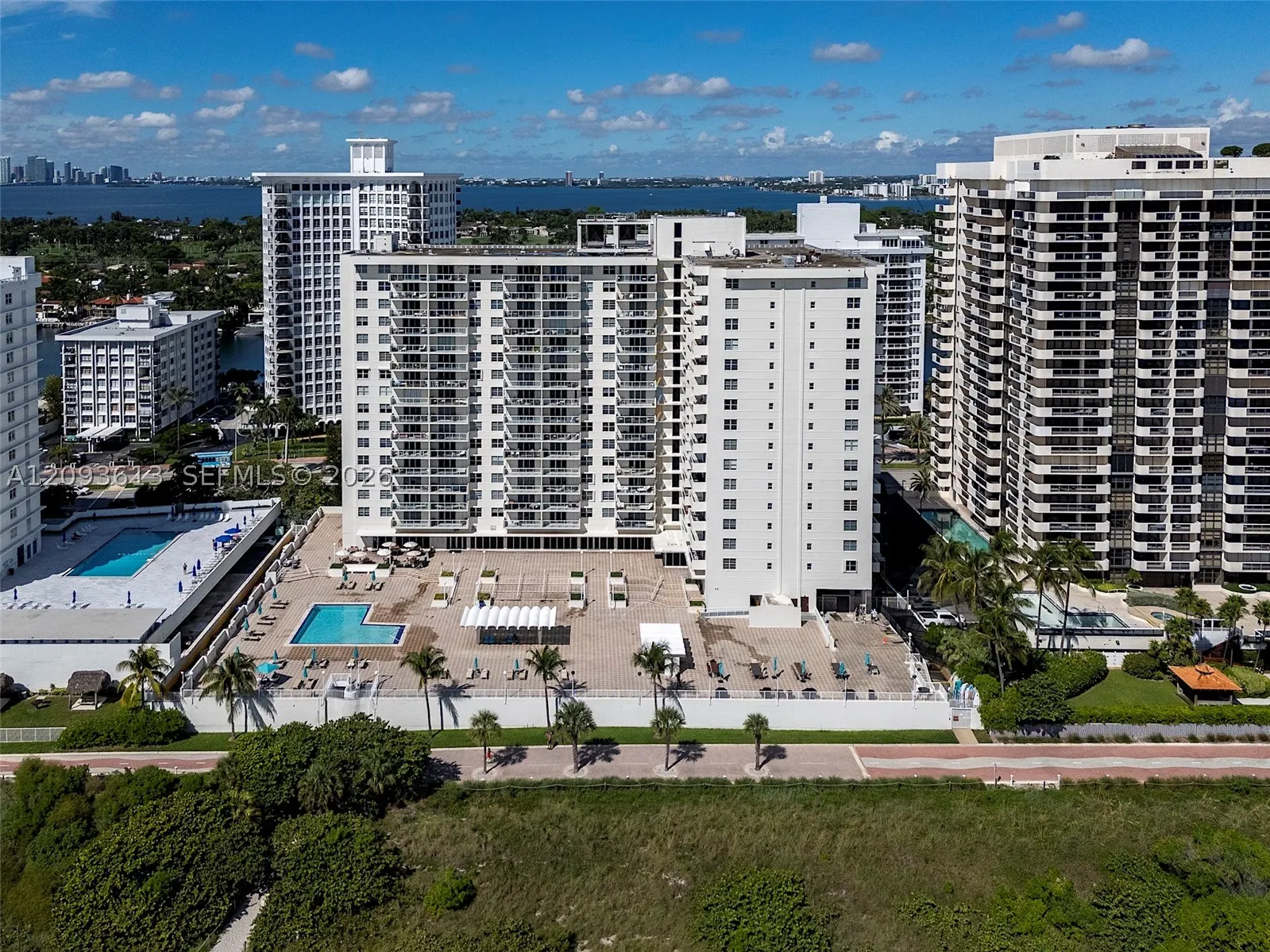 5701 Collins Ave #1007