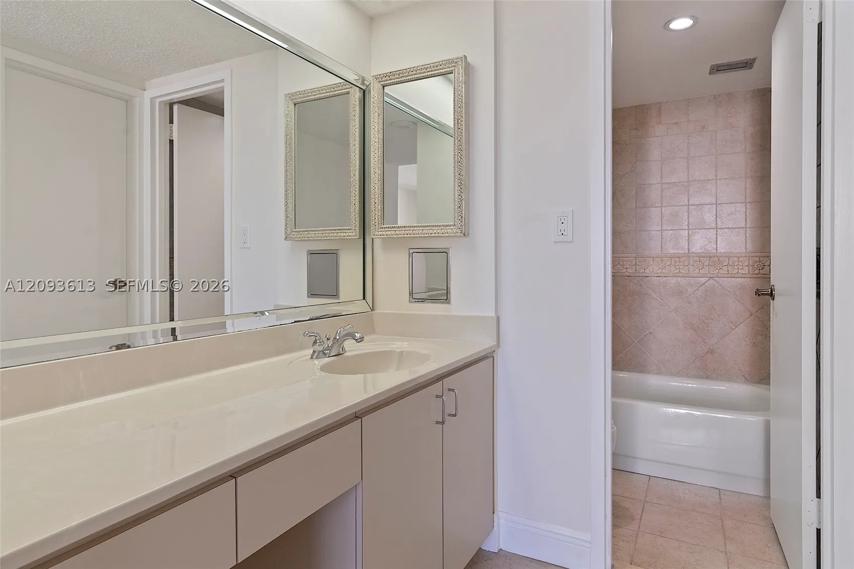 5701 Collins Ave #1007