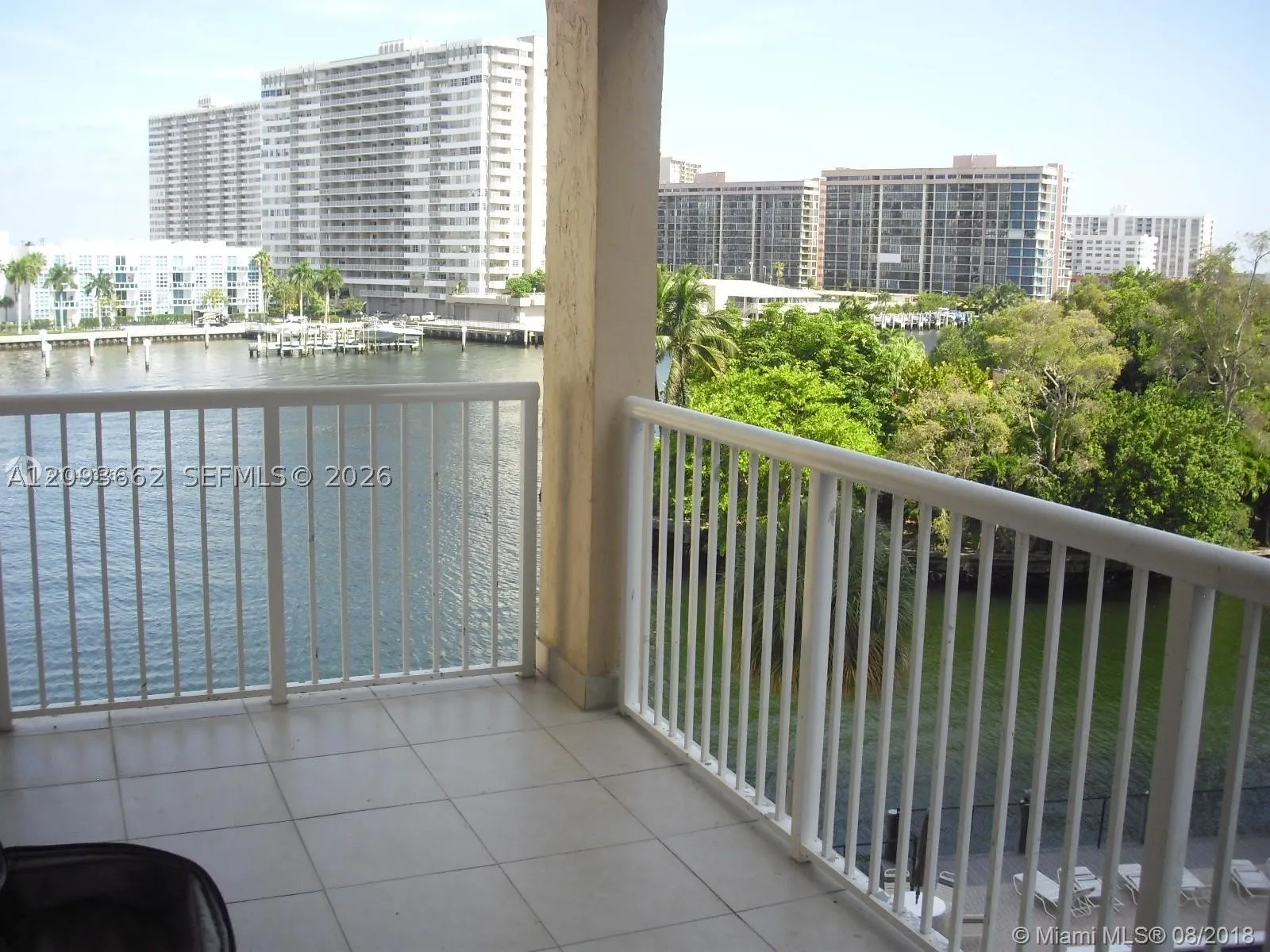 121 Golden Isles Dr #407