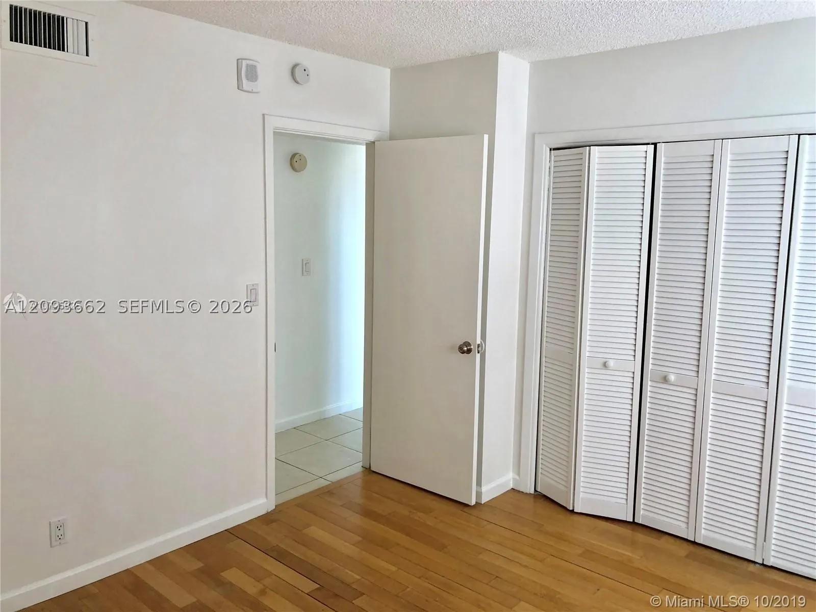 121 Golden Isles Dr #407