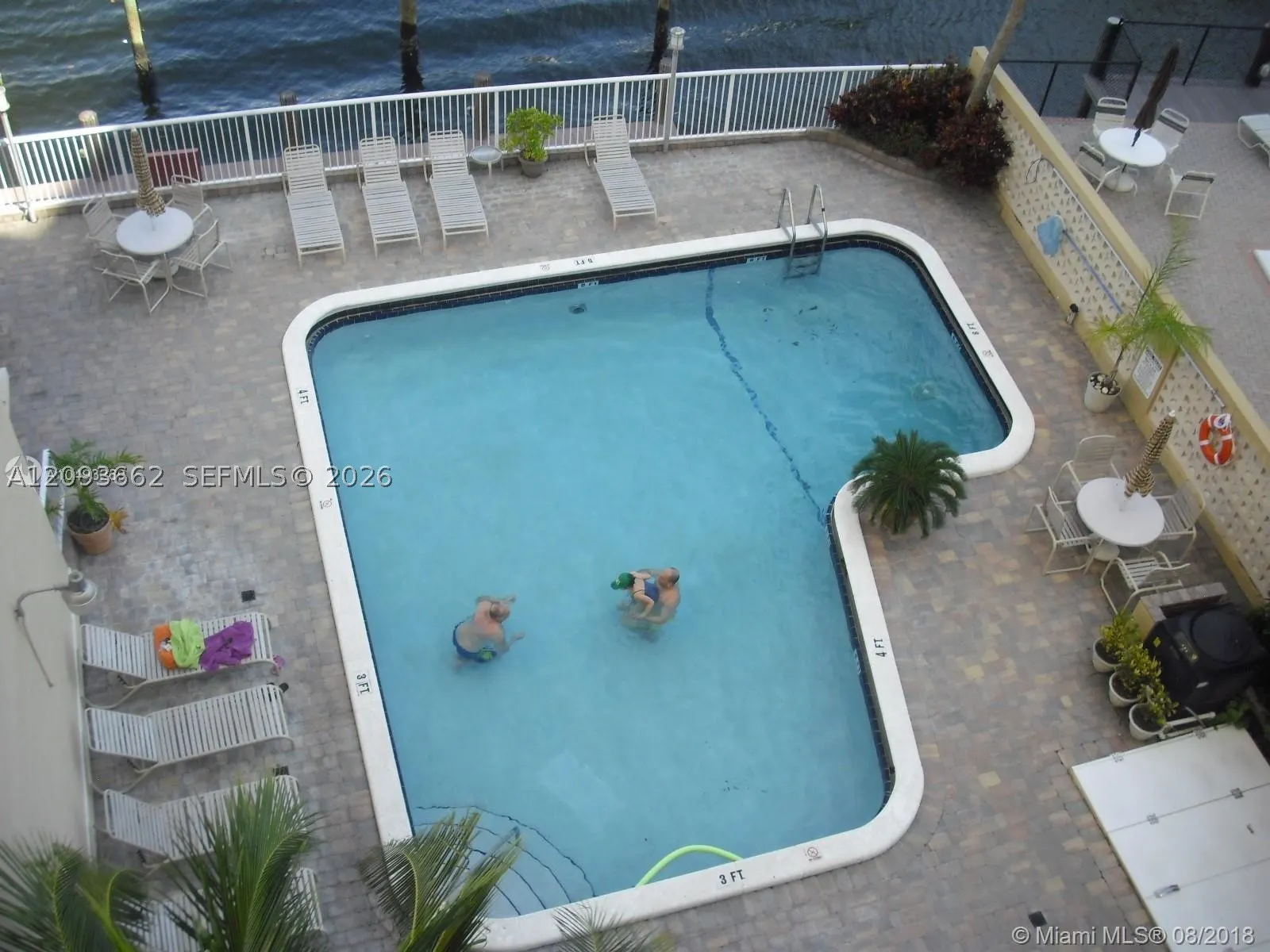 121 Golden Isles Dr #407