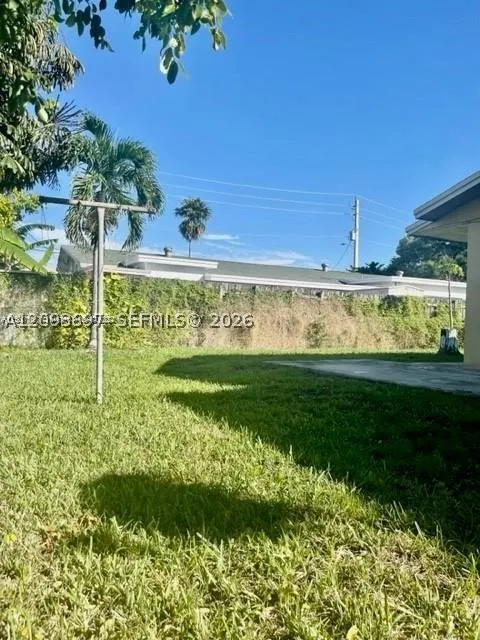 310 SW 10th Ter