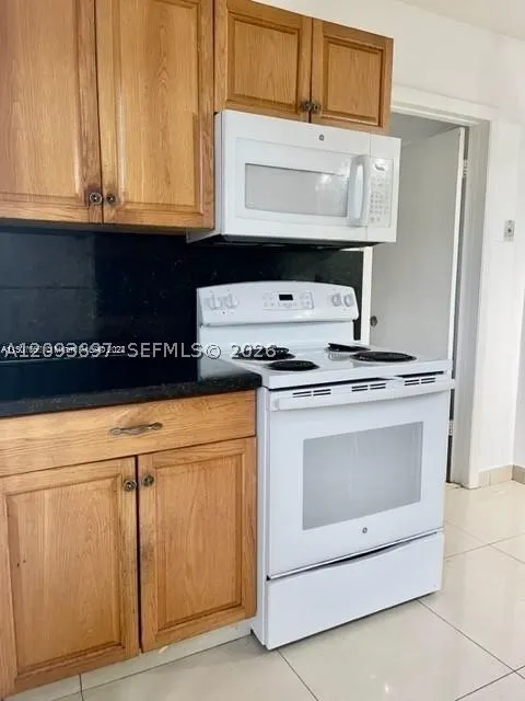 310 SW 10th Ter