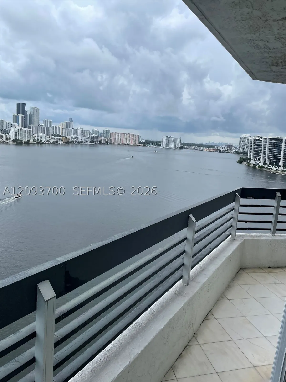 19101 NE 36th Ct #1612