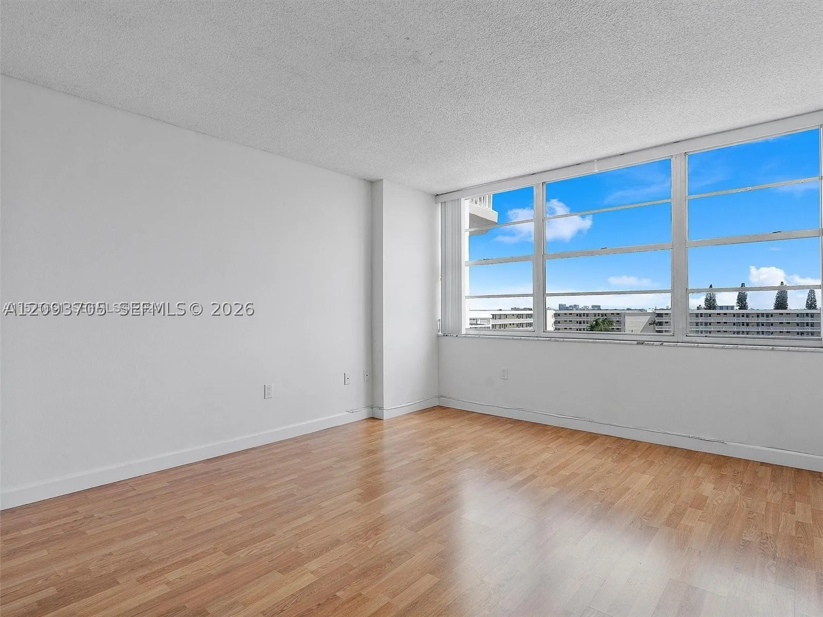 18021 Biscayne Blvd #603