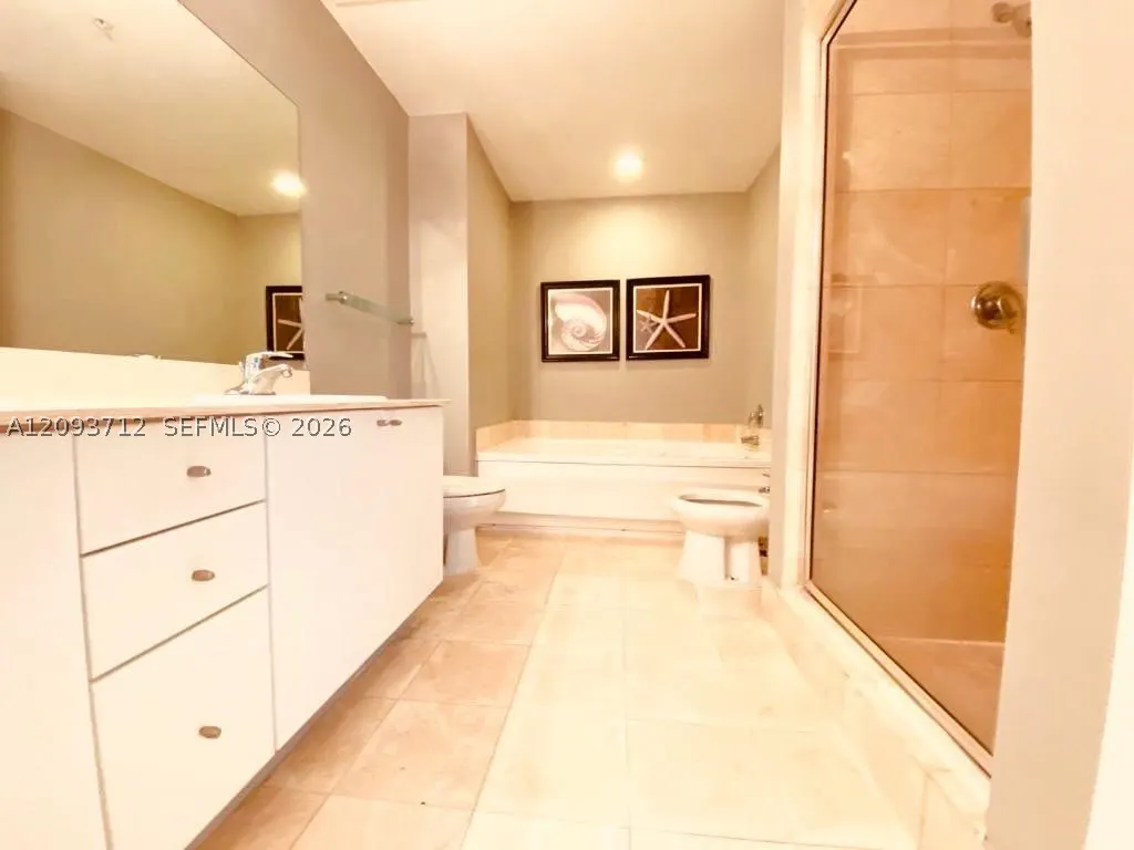 17375 Collins Ave #2606