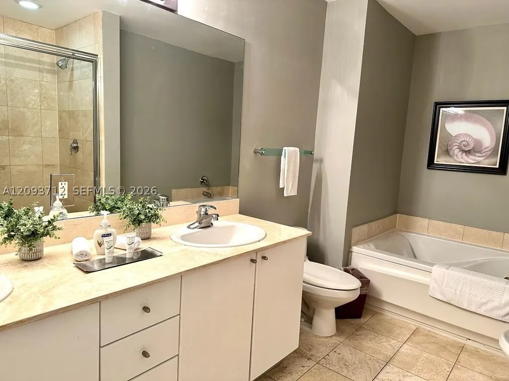 17375 Collins Ave #2606