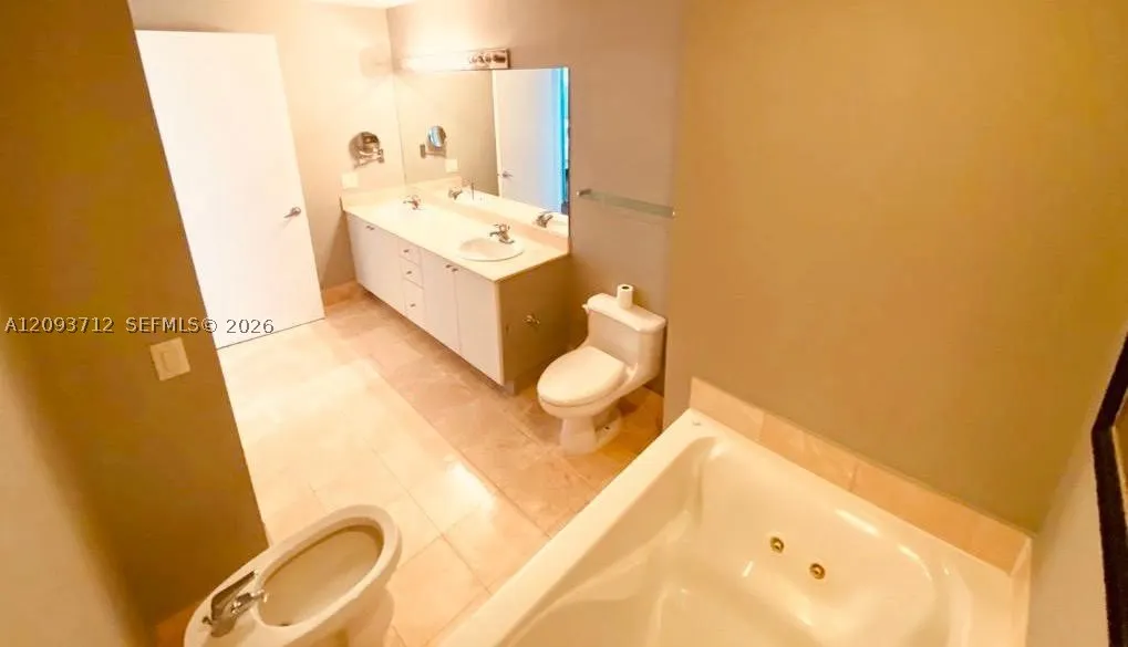 17375 Collins Ave #2606