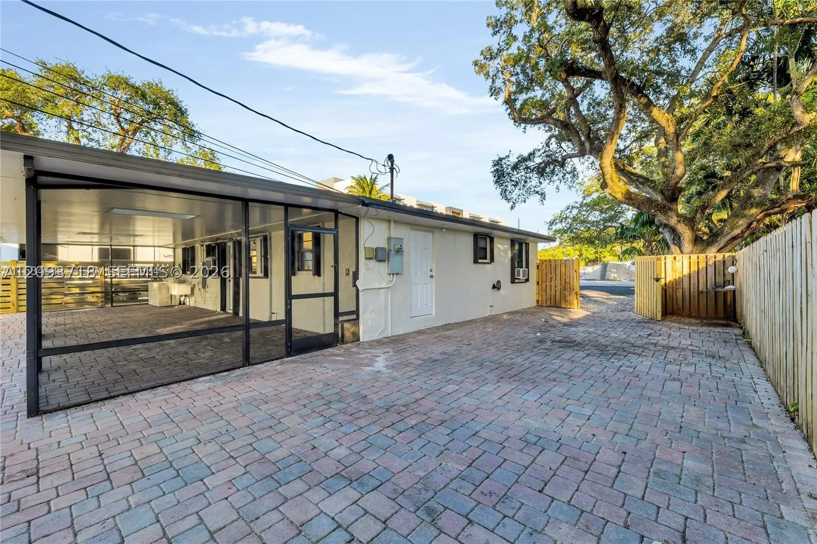 4837 SW 28th Ave