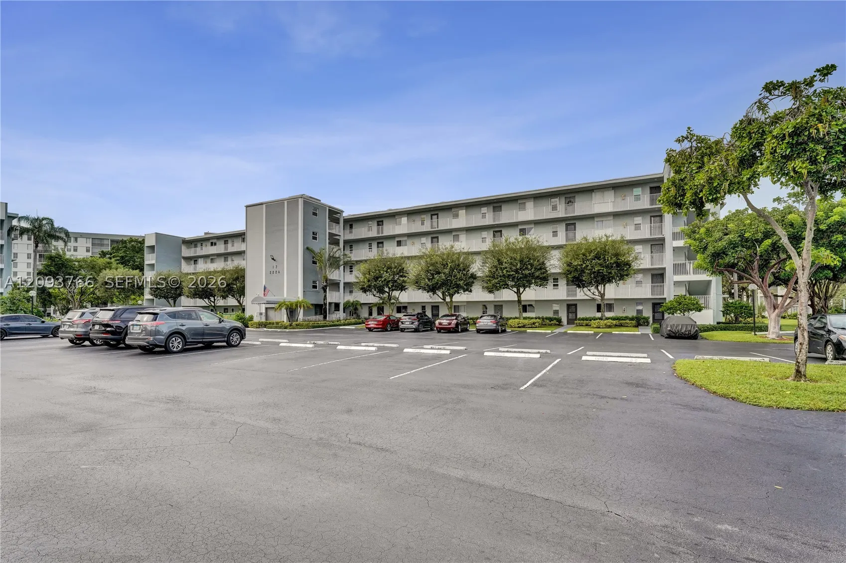 2226 N Cypress Bend Dr #408
