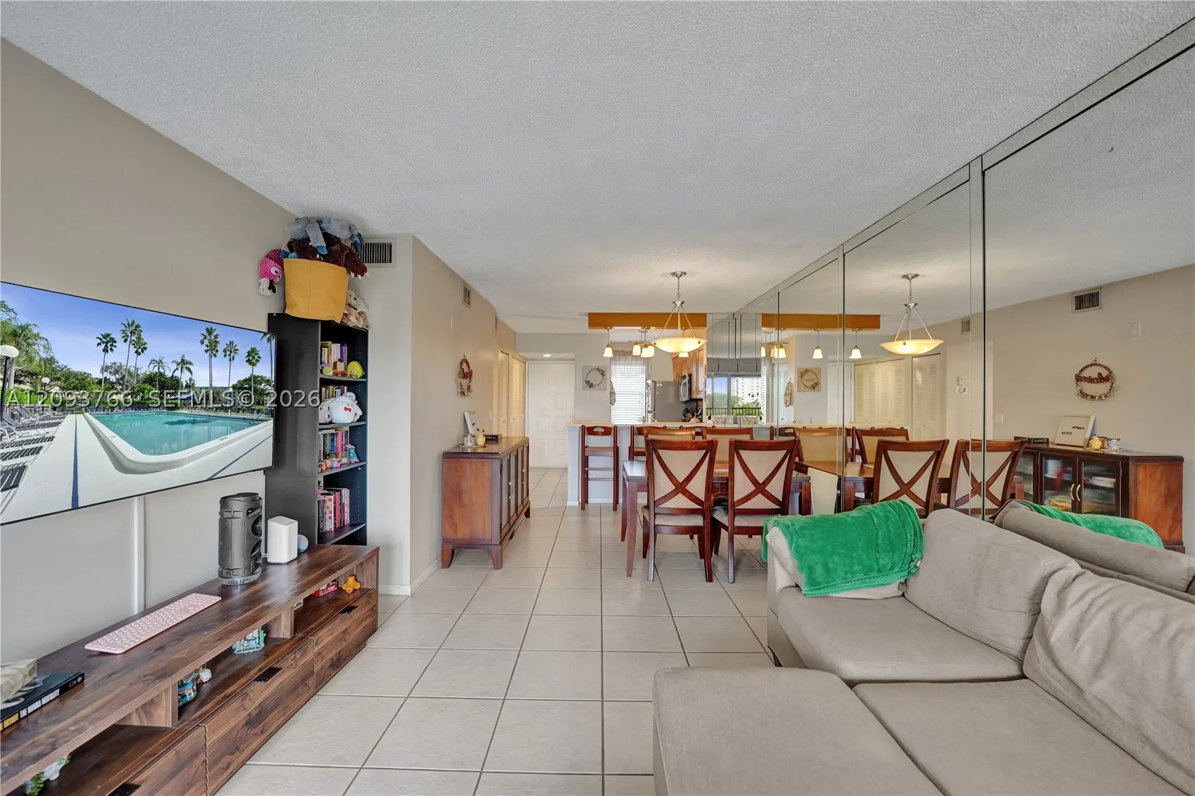 2226 N Cypress Bend Dr #408