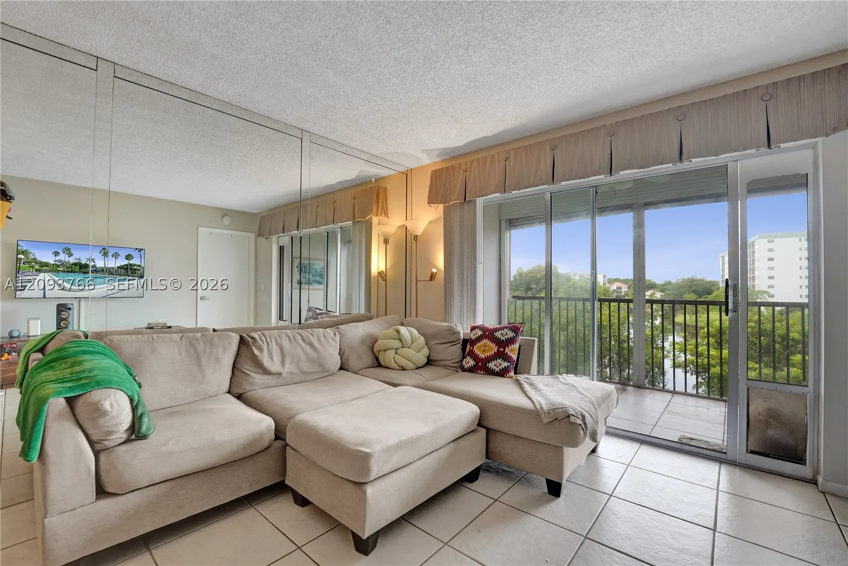 2226 N Cypress Bend Dr #408