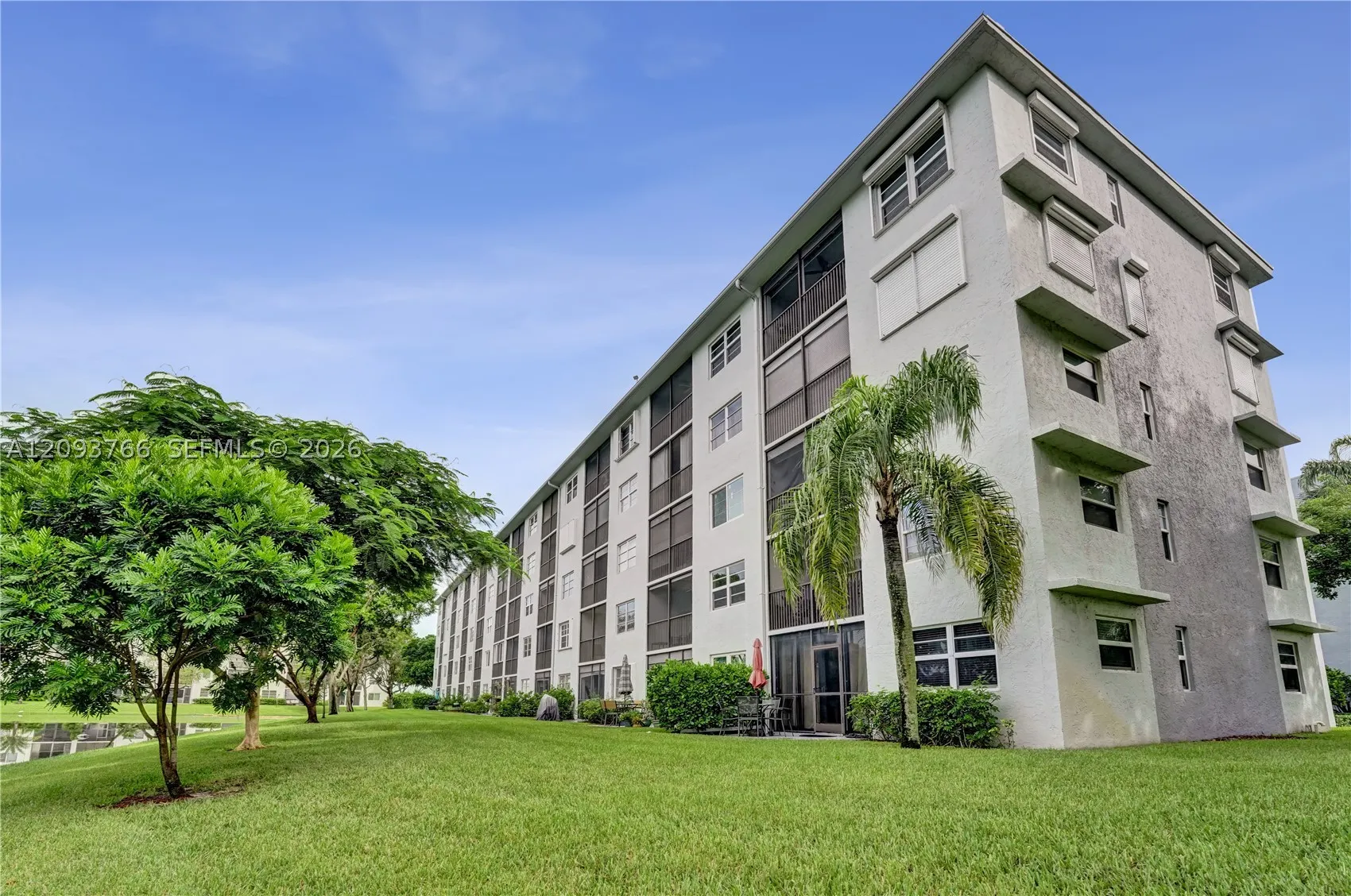 2226 N Cypress Bend Dr #408