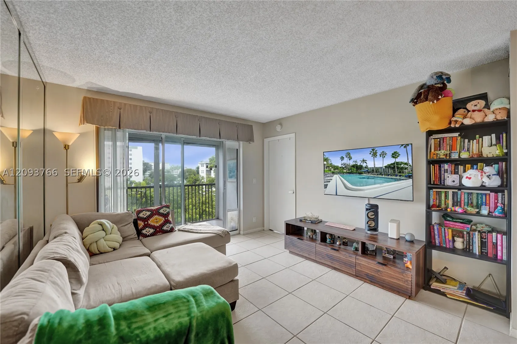 2226 N Cypress Bend Dr #408