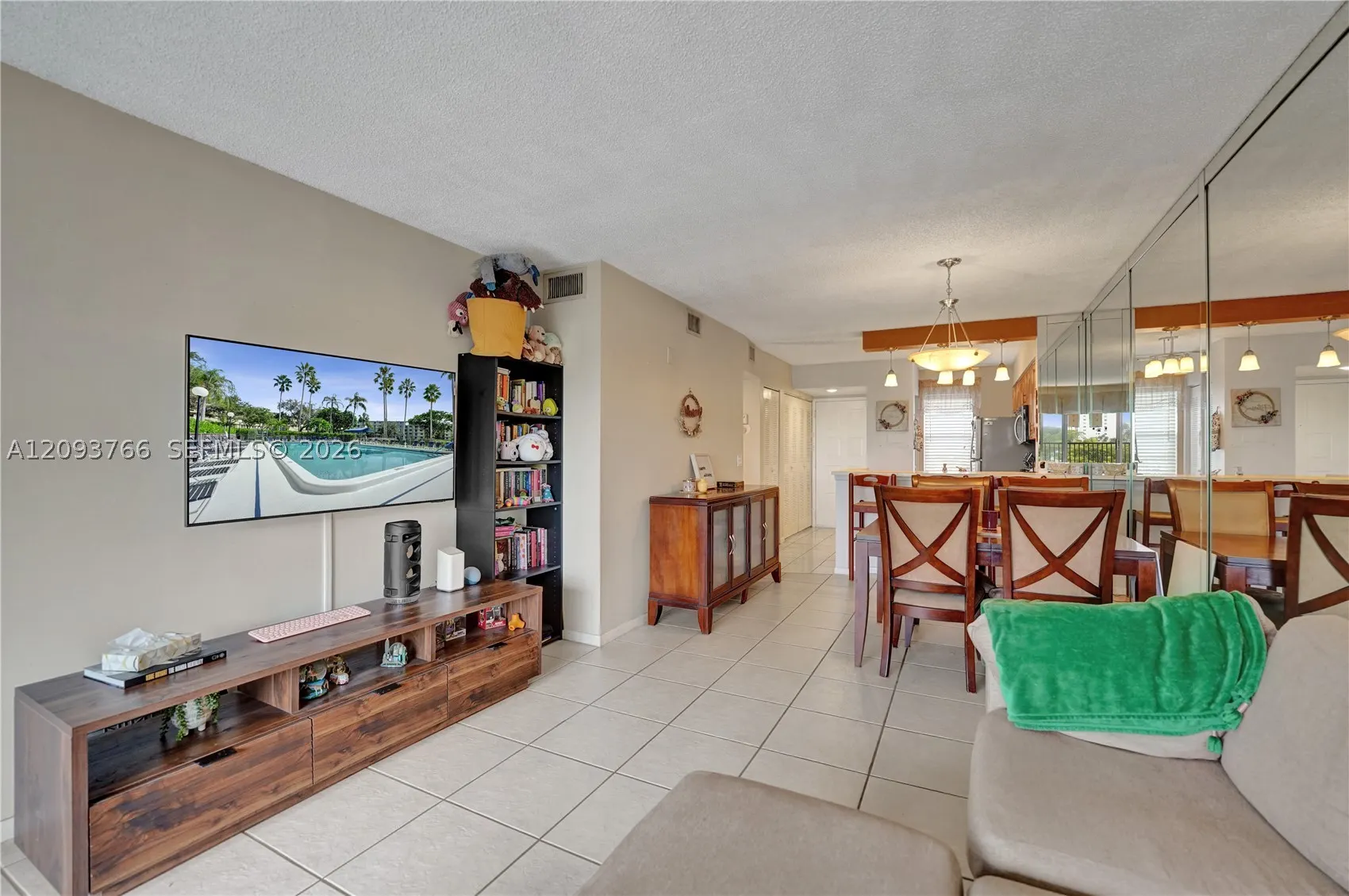 2226 N Cypress Bend Dr #408