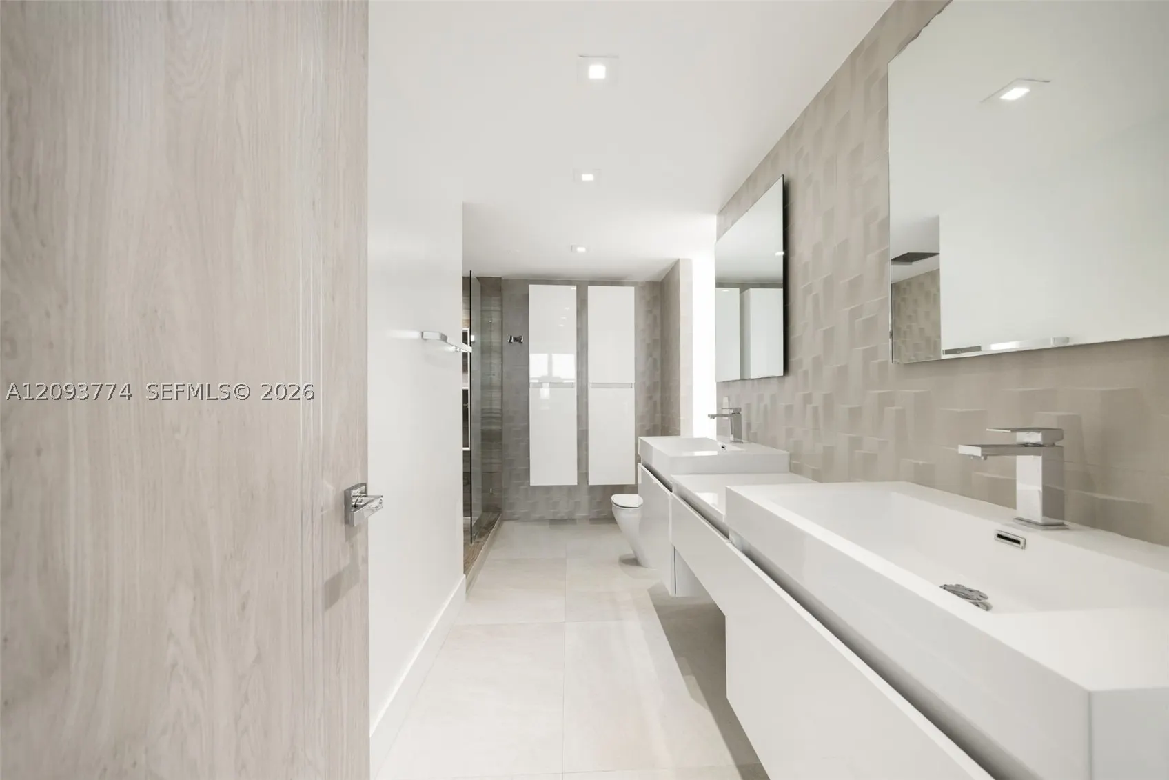 650 West Ave #1503