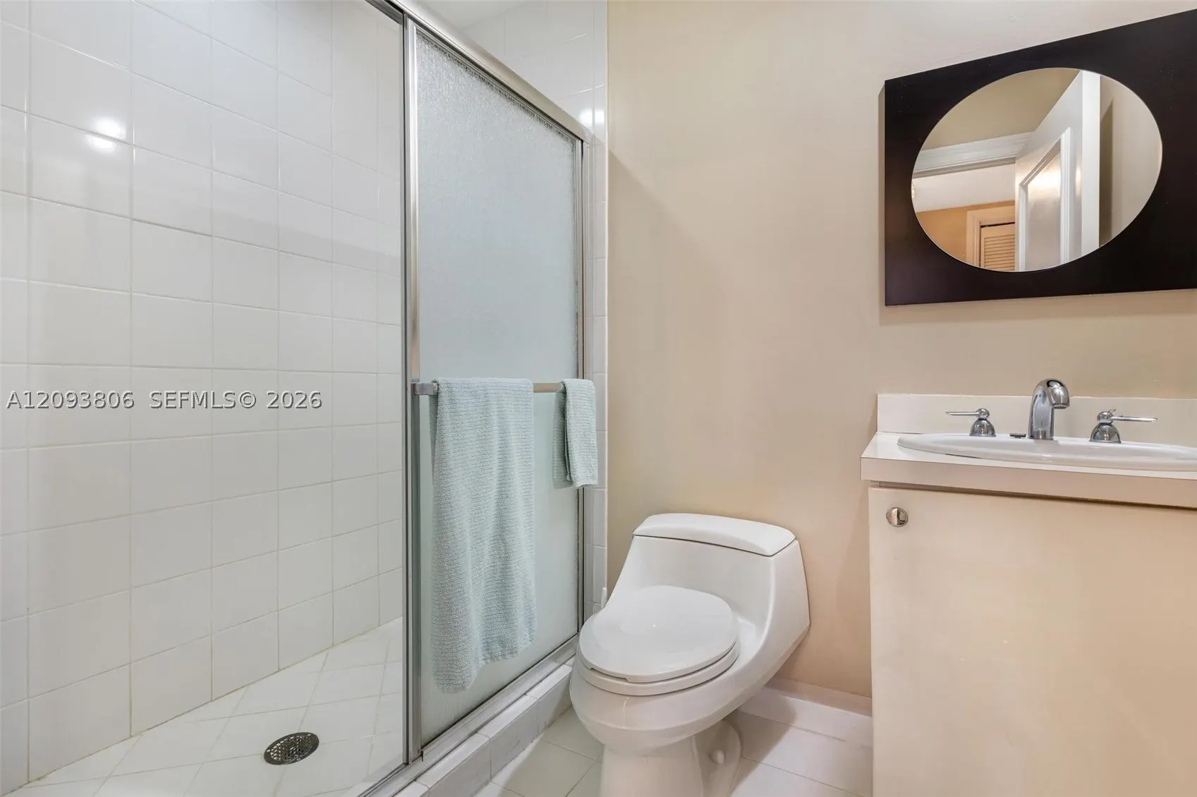 10225 Collins Ave #1604