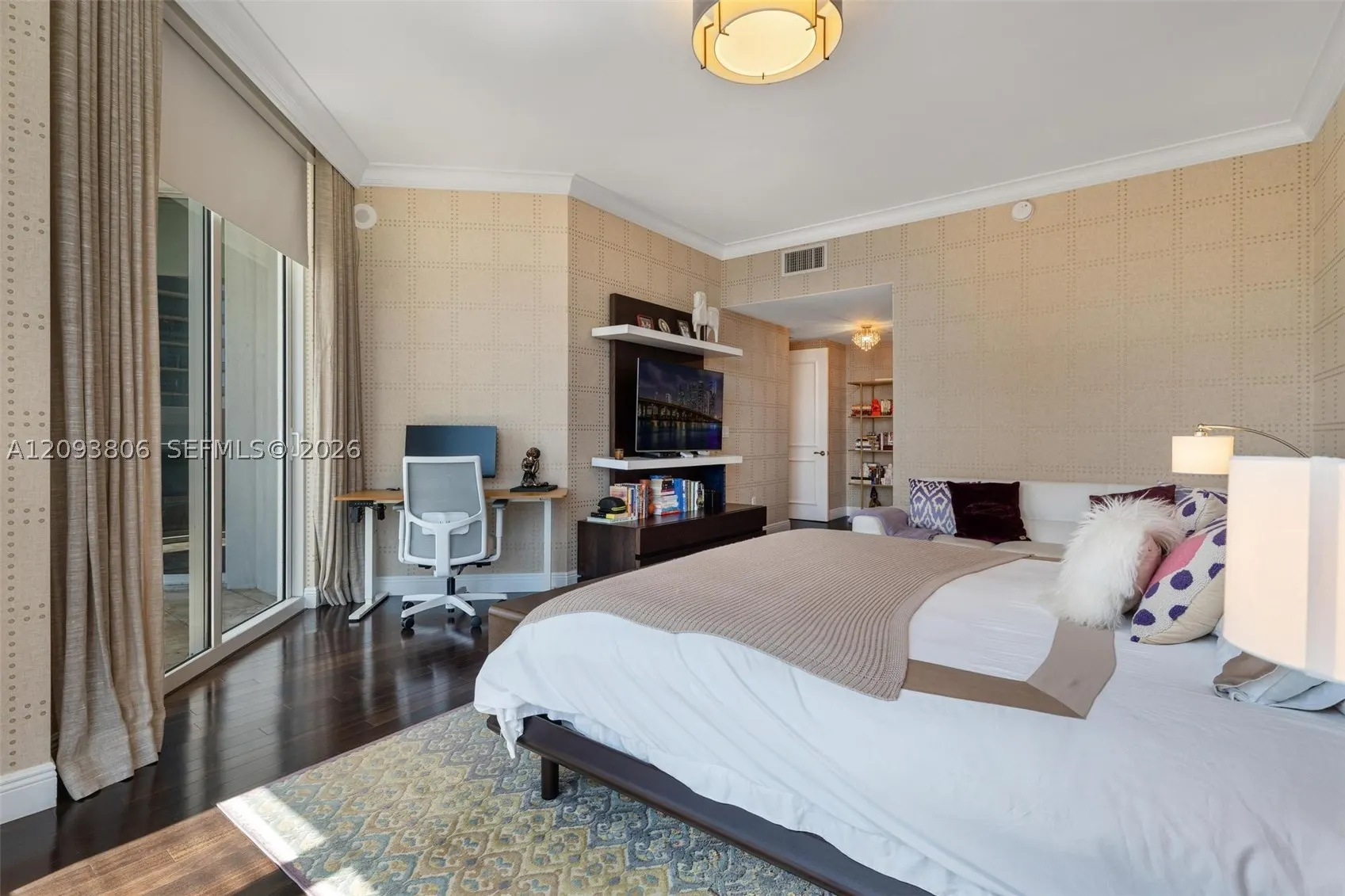 10225 Collins Ave #1604