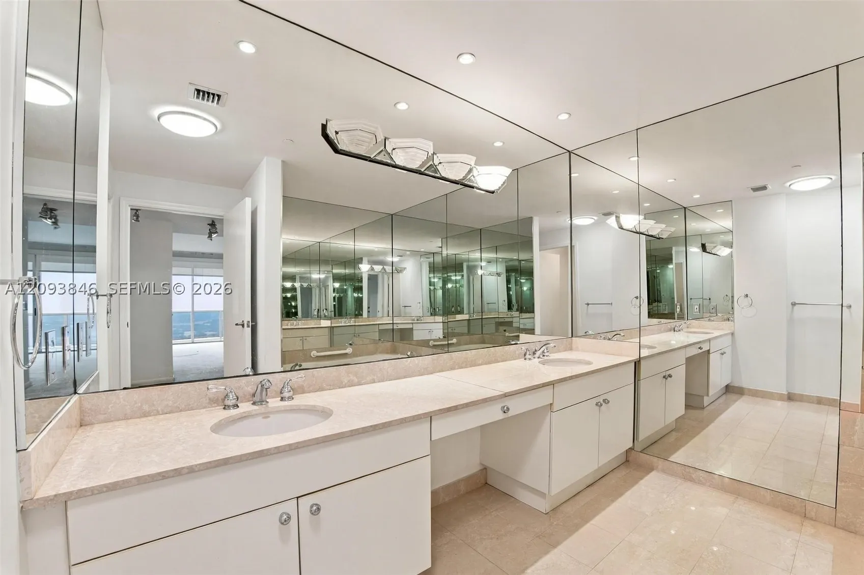 9601 Collins Ave #1508