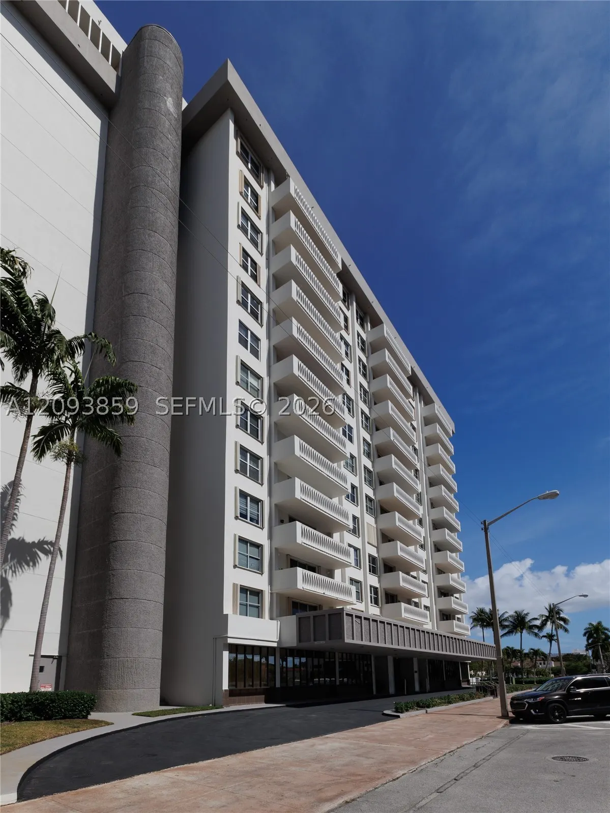 625 Biltmore Way #203