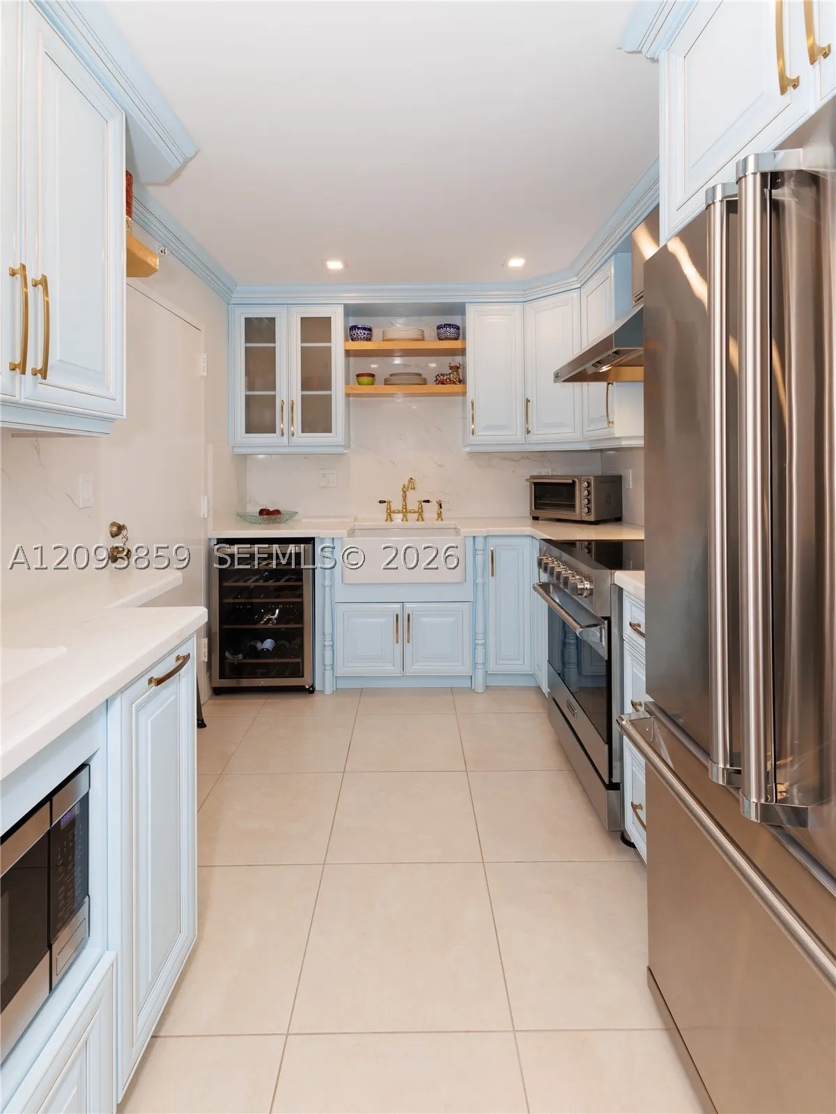 625 Biltmore Way #203