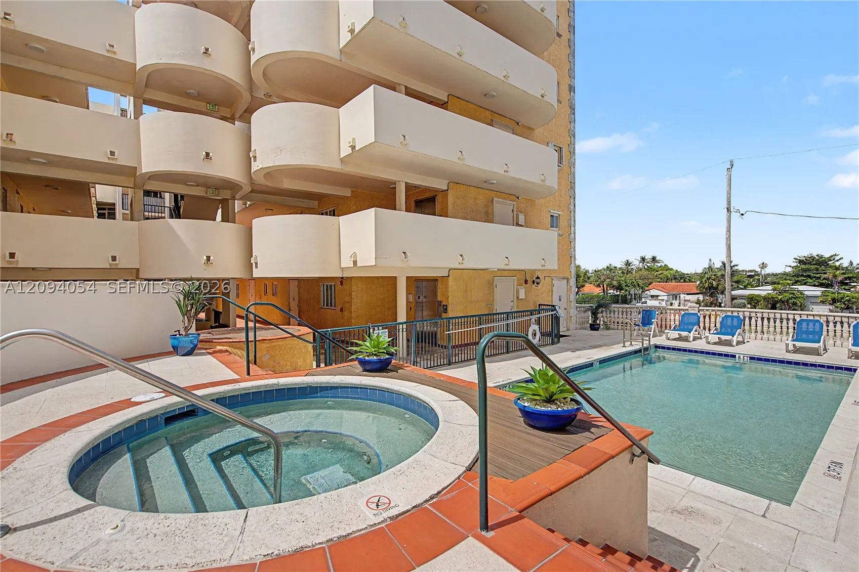 8888 Collins Ave #115