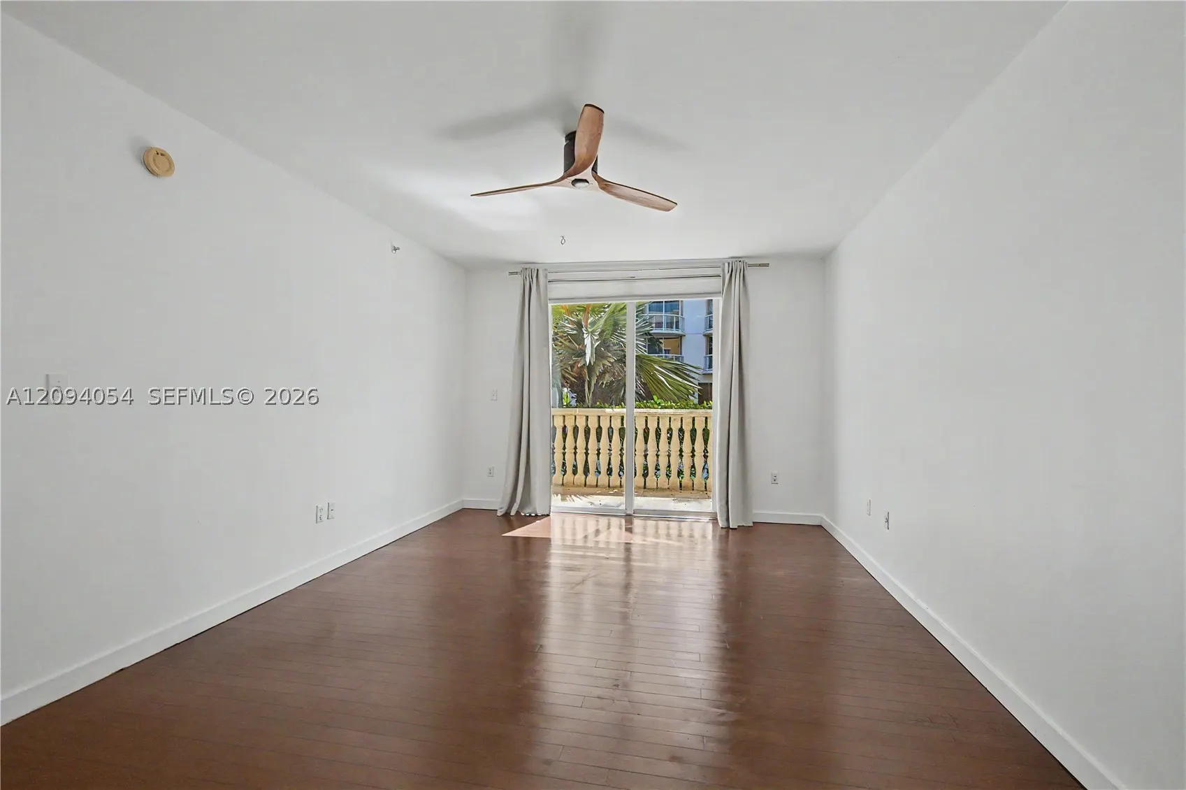 8888 Collins Ave #115