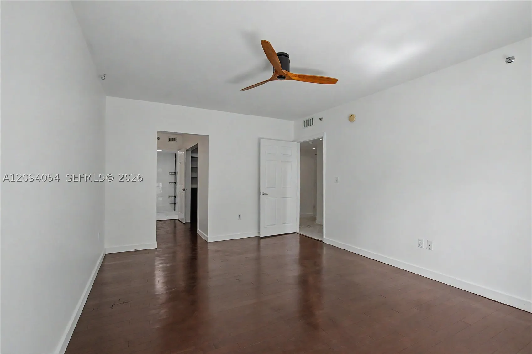 8888 Collins Ave #115