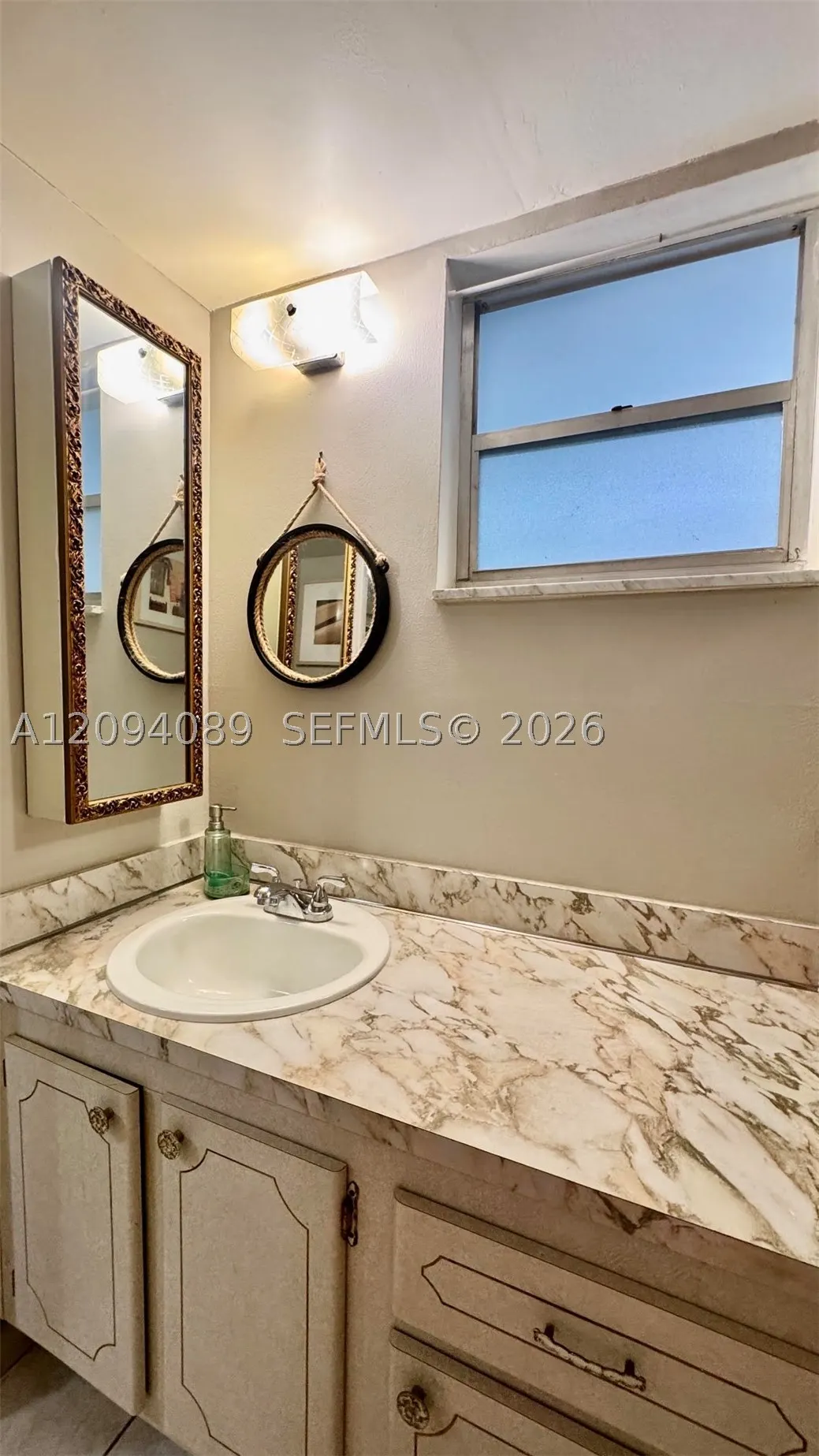 410 SE 2nd St #219