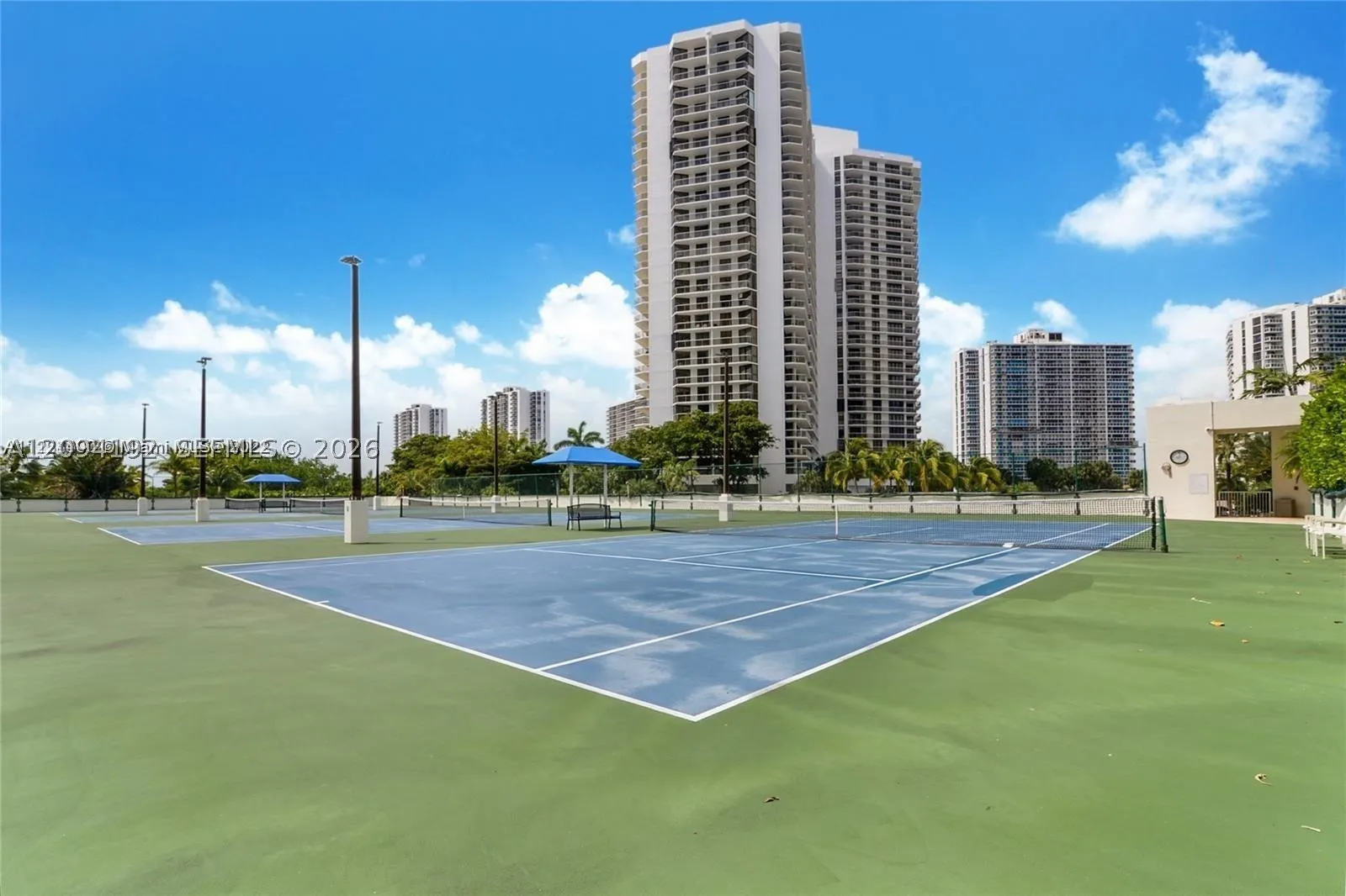 20281 E Country Club Dr #305