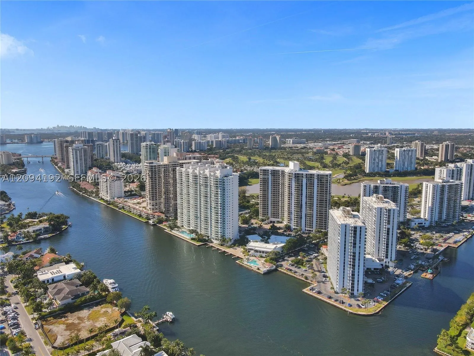20281 E Country Club Dr #305