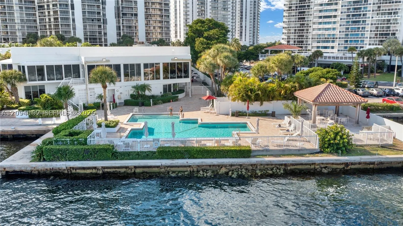 20281 E Country Club Dr #305