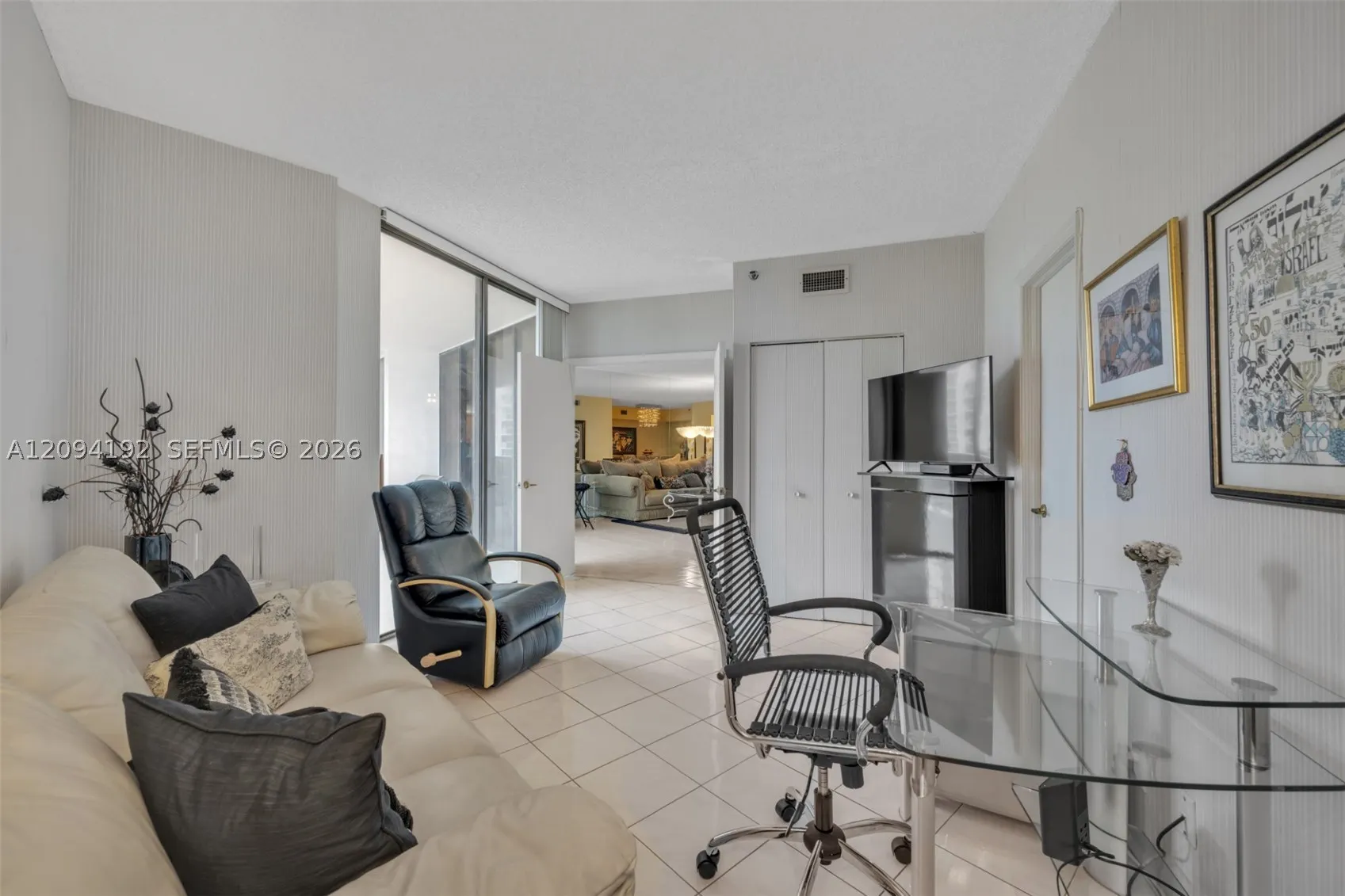 20281 E Country Club Dr #305
