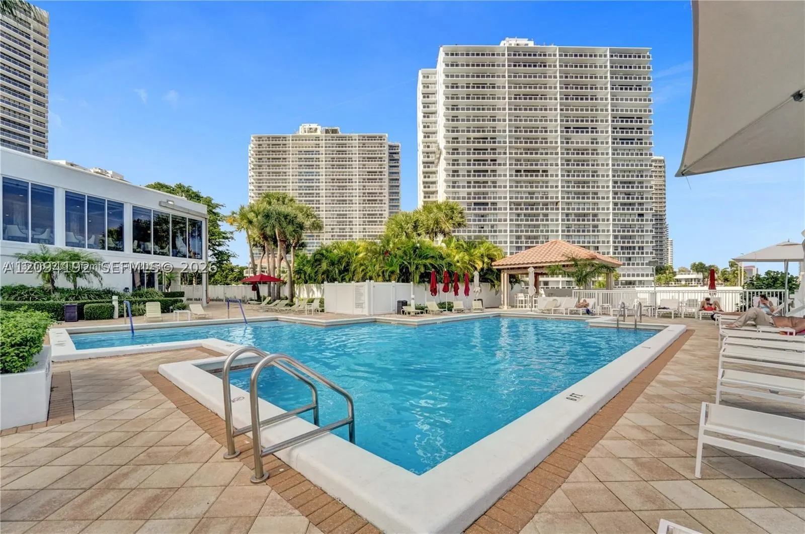 20281 E Country Club Dr #305