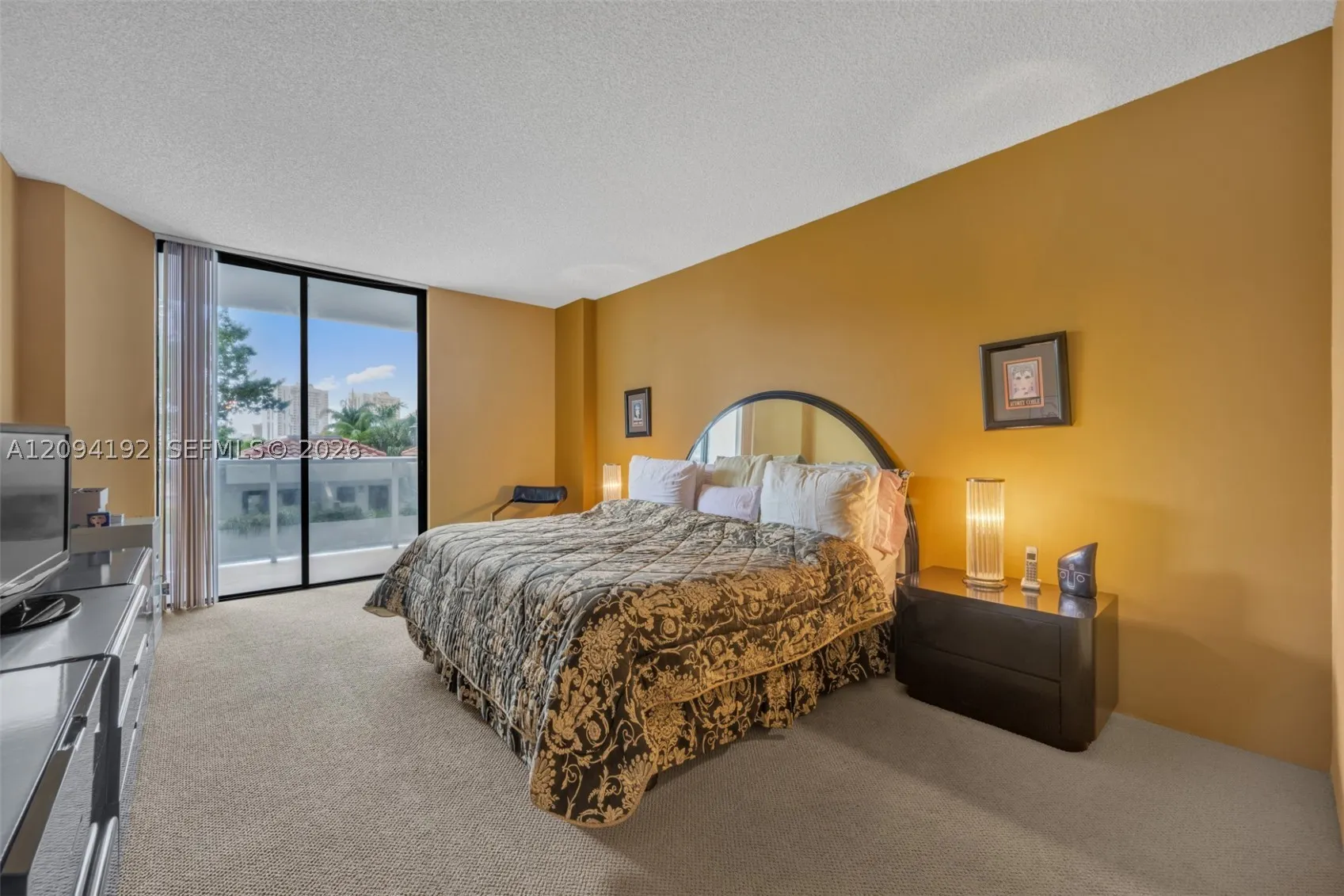 20281 E Country Club Dr #305