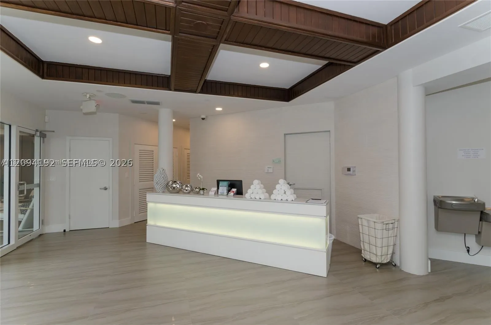 20281 E Country Club Dr #305
